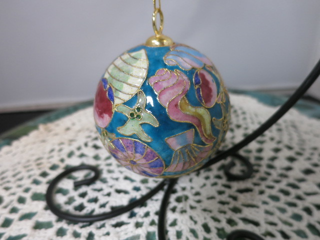 Vintage Cloisonné Ball Ornament Nautical Seascape Shellfish Star