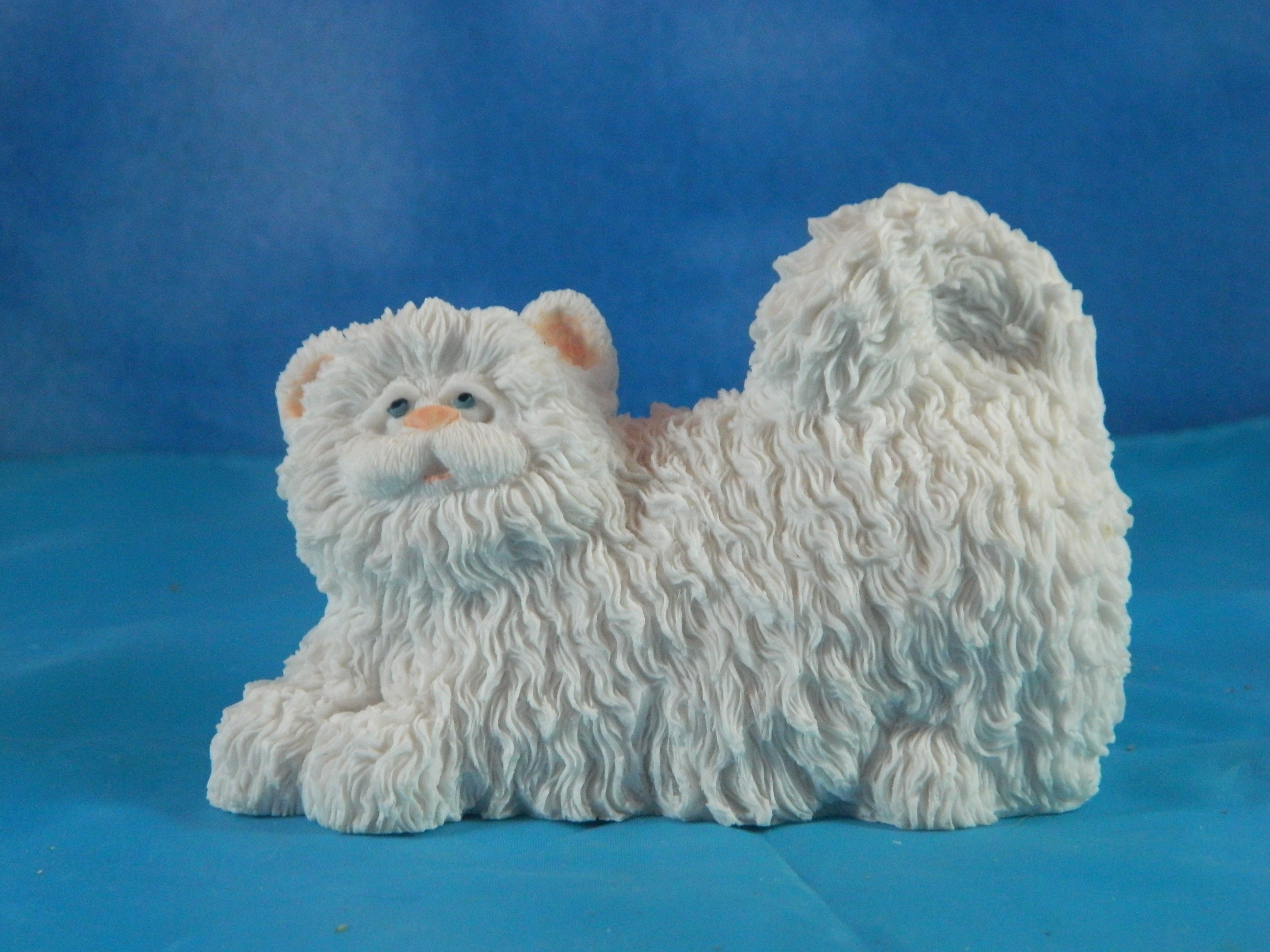 D & D Studios Doug's Animations White Cat Duffy