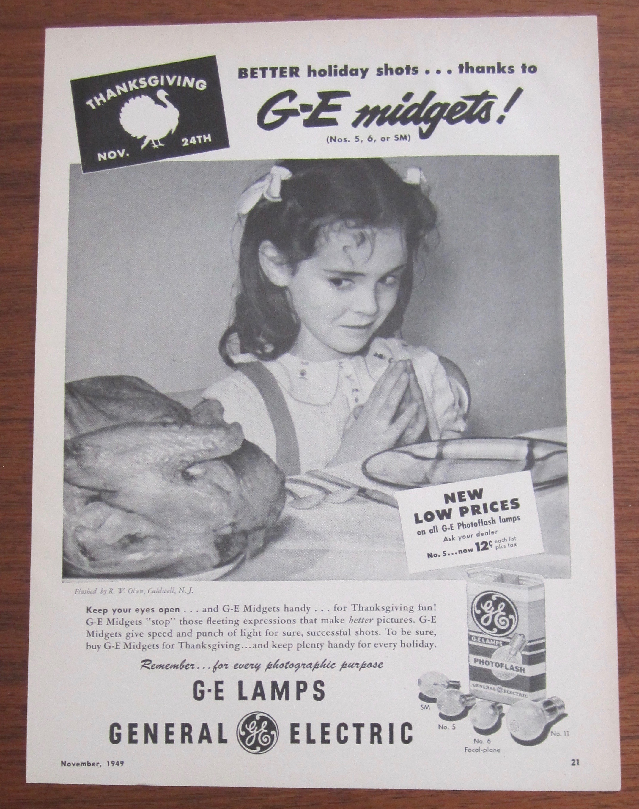 1949 General Electric Midgets w/ Girl Looking At Turkey