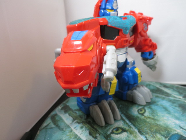 Playskool Heroes Transformers Rescue Bots Optimus Prime Robot 9