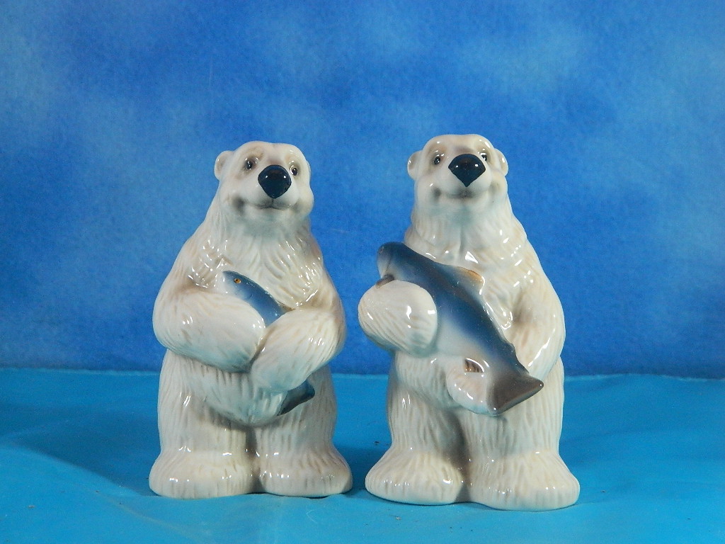 Big Sky Brrr Bears W/Salmon Salt and Pepper Shakers