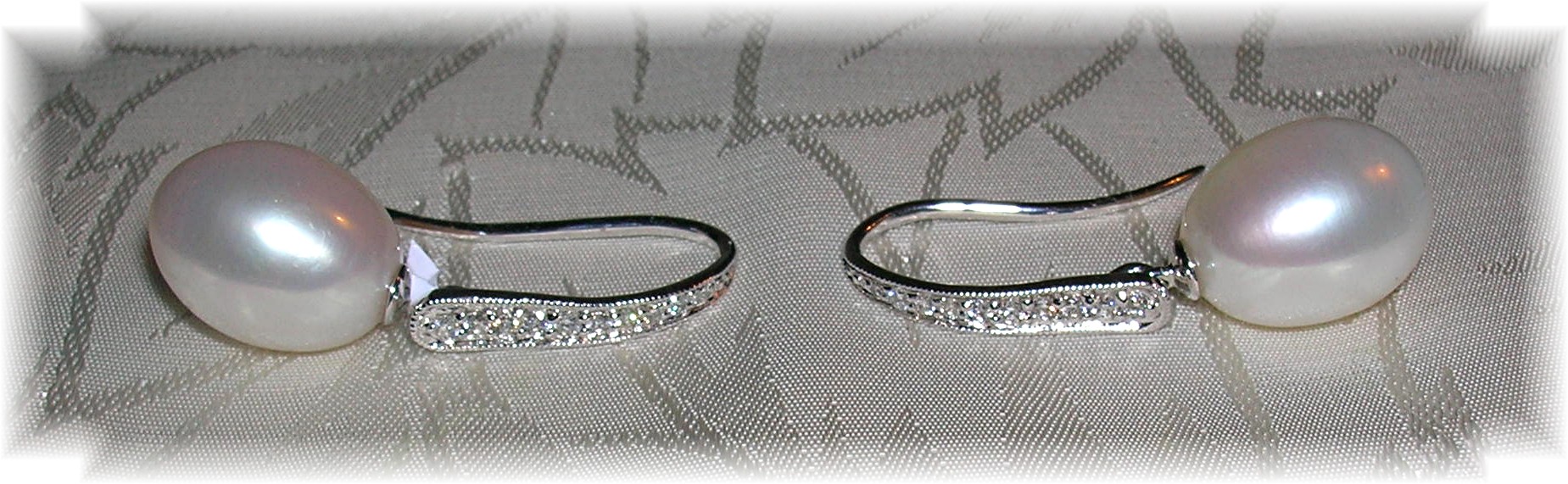 14 K White Gold Diamond and Pearl Drop Earrings