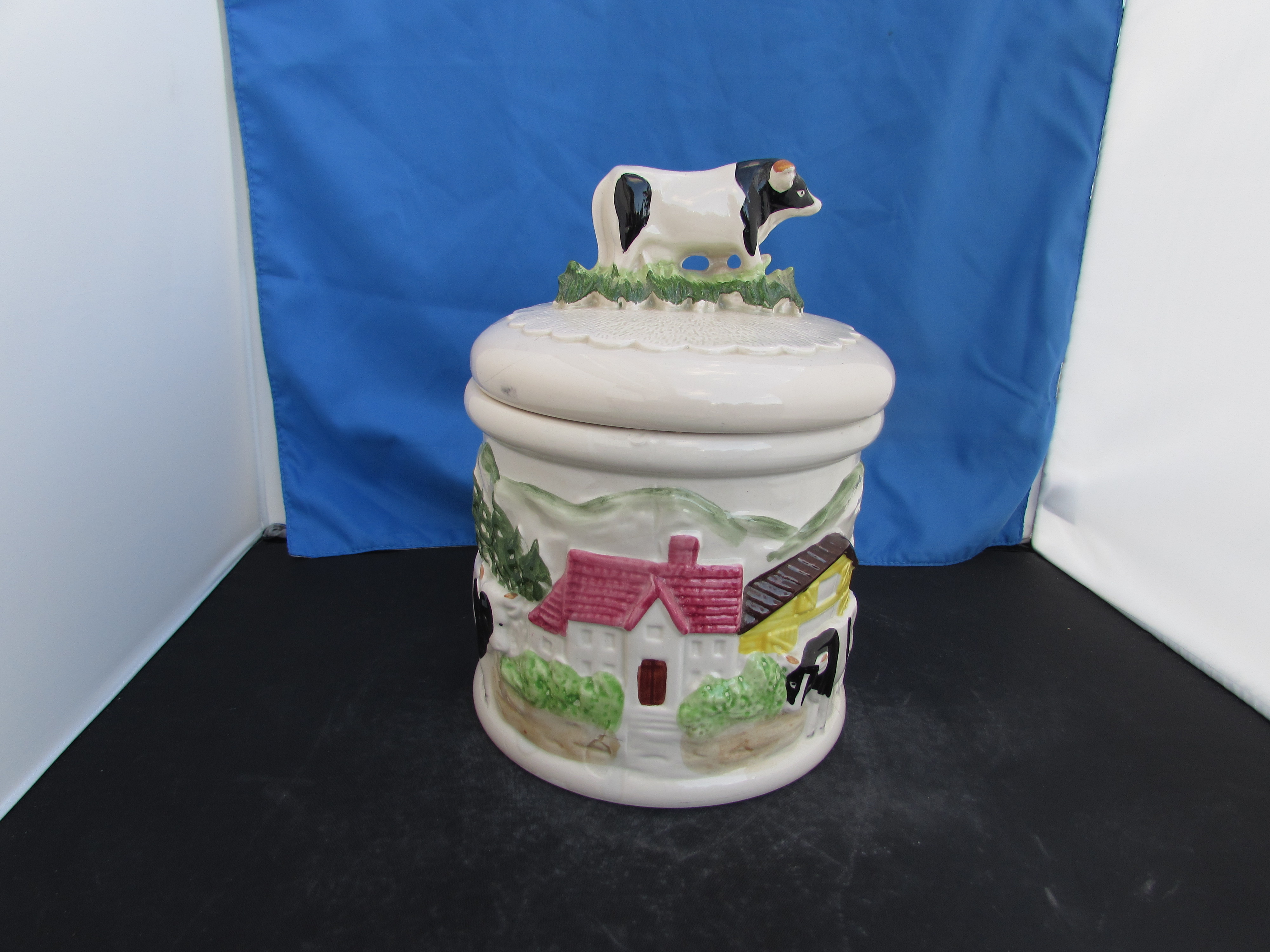 Cow Barn Japan Ceramic Cookie Jar country kitchen