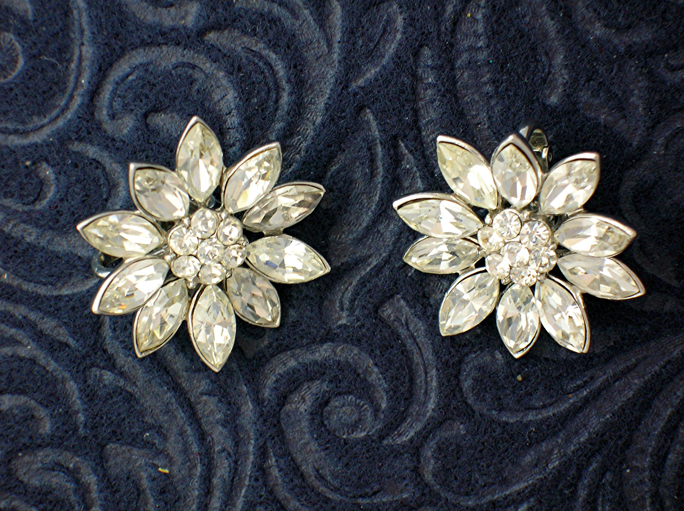 Crown TRIFARI Crystal Clip Earrings