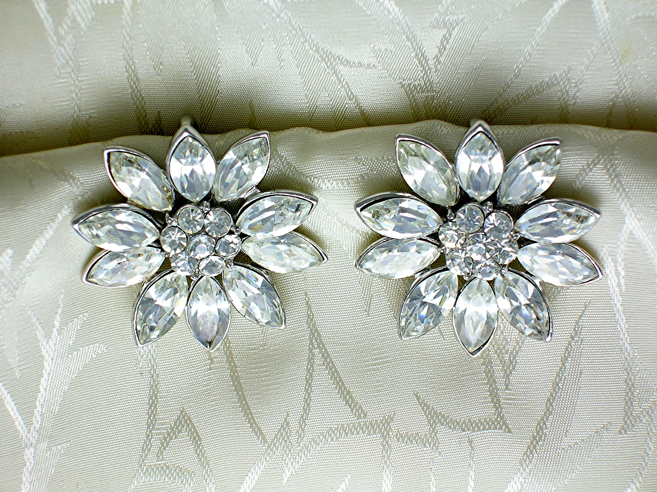 Crown TRIFARI Crystal Clip Earrings