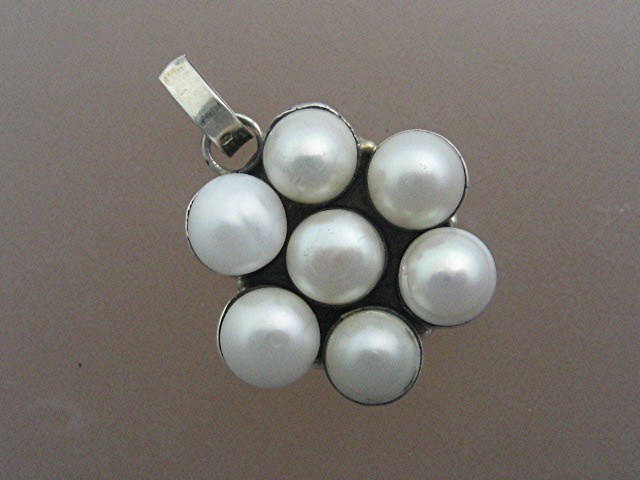 Sterling Silver  9mm 7 Pearl Pendant