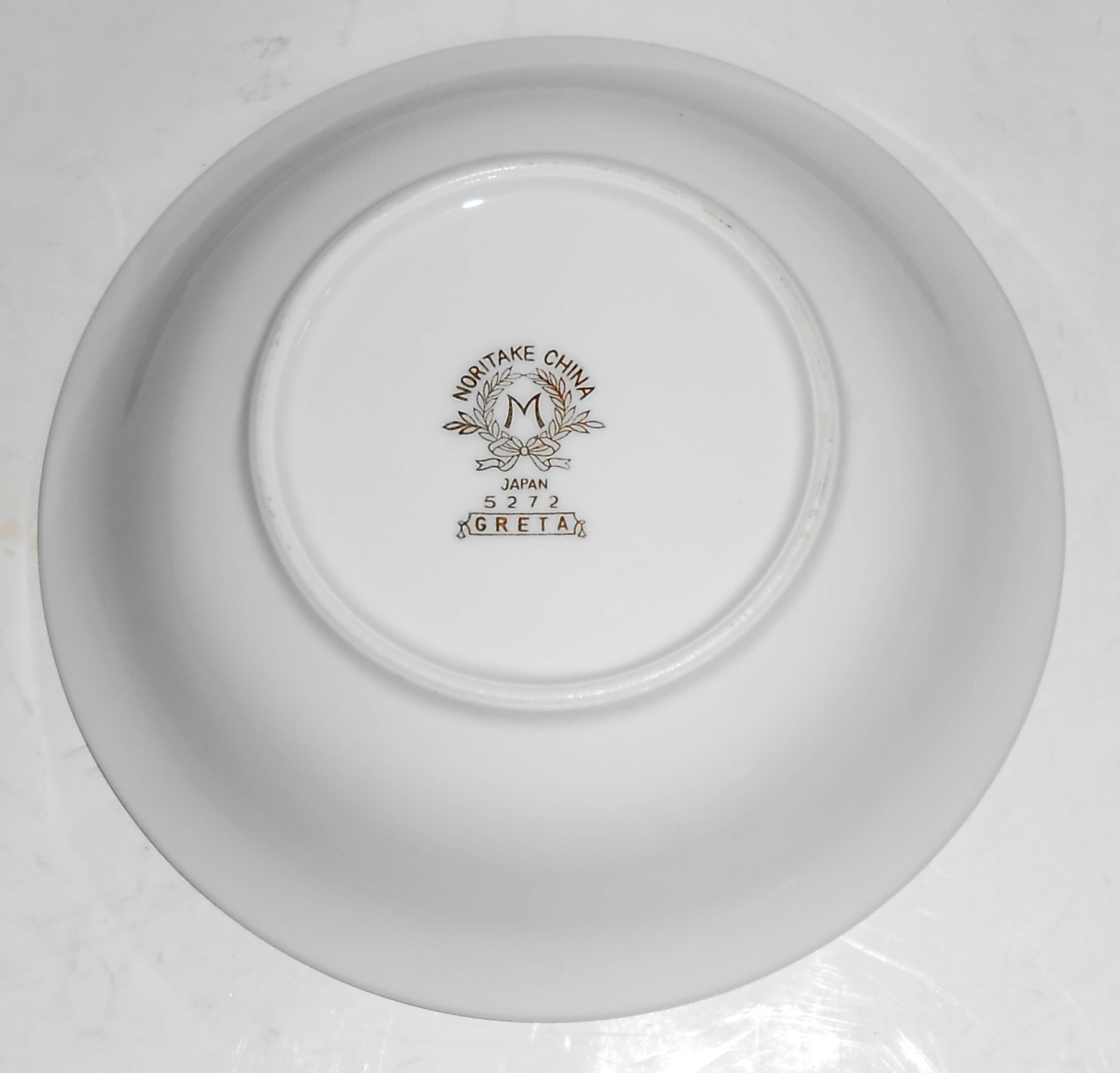 Noritake Porcelain China Greta W/Gold Fruit Bowl