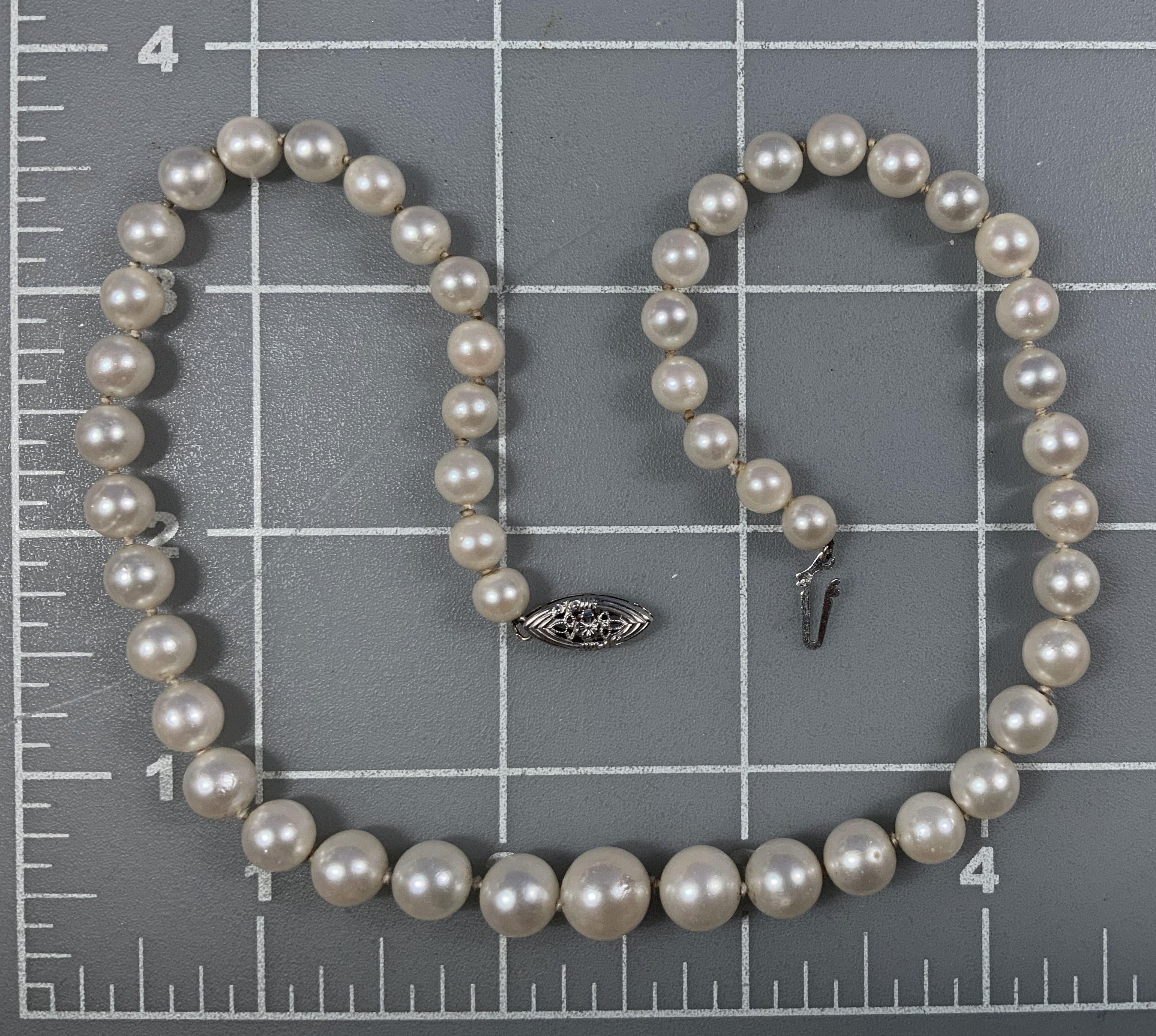 14K White Gold Clasp 15 Inch Genuine Pearls Necklace