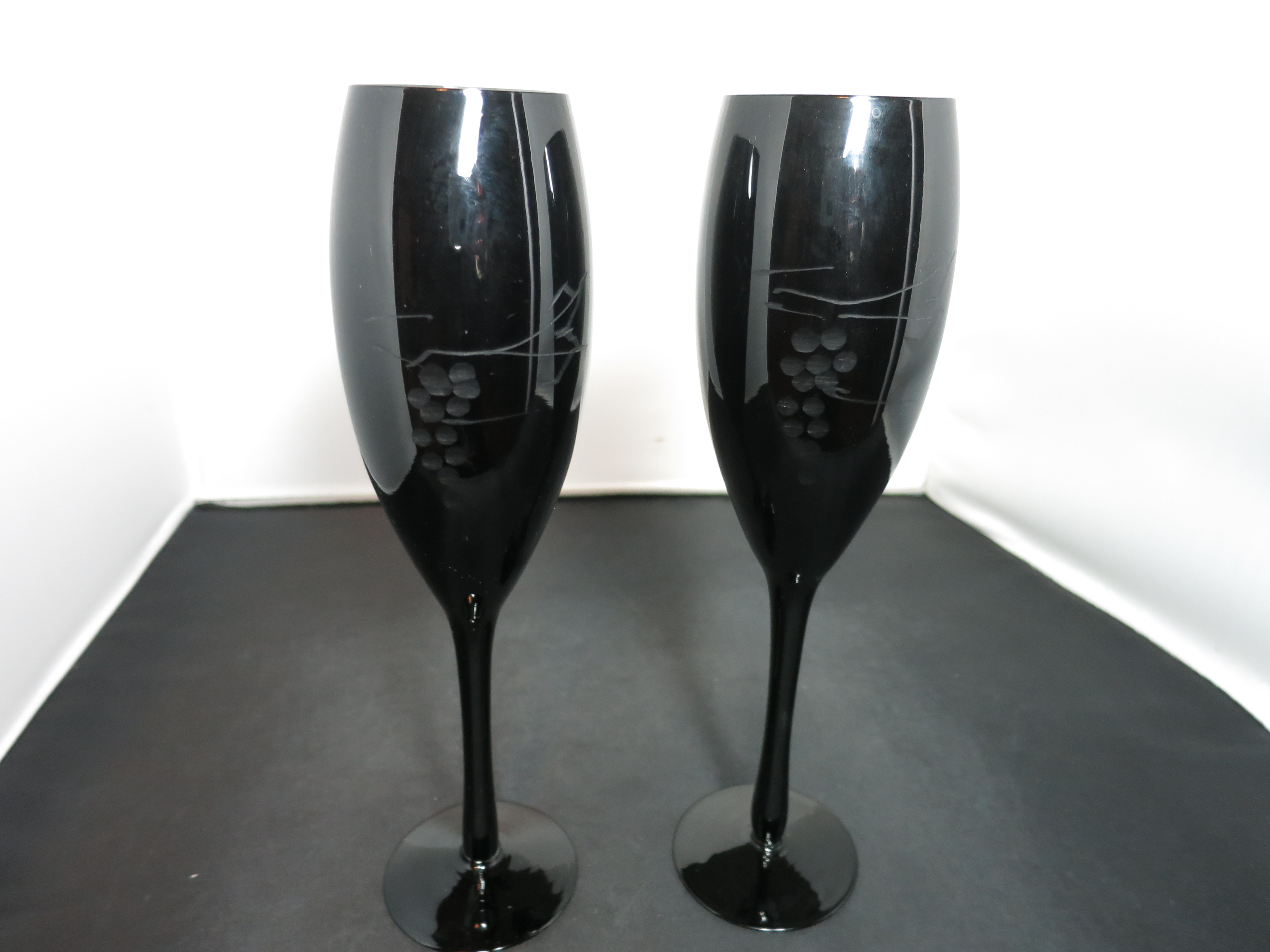 Black Amethyst Purple Champagne Footed Glass Flutes