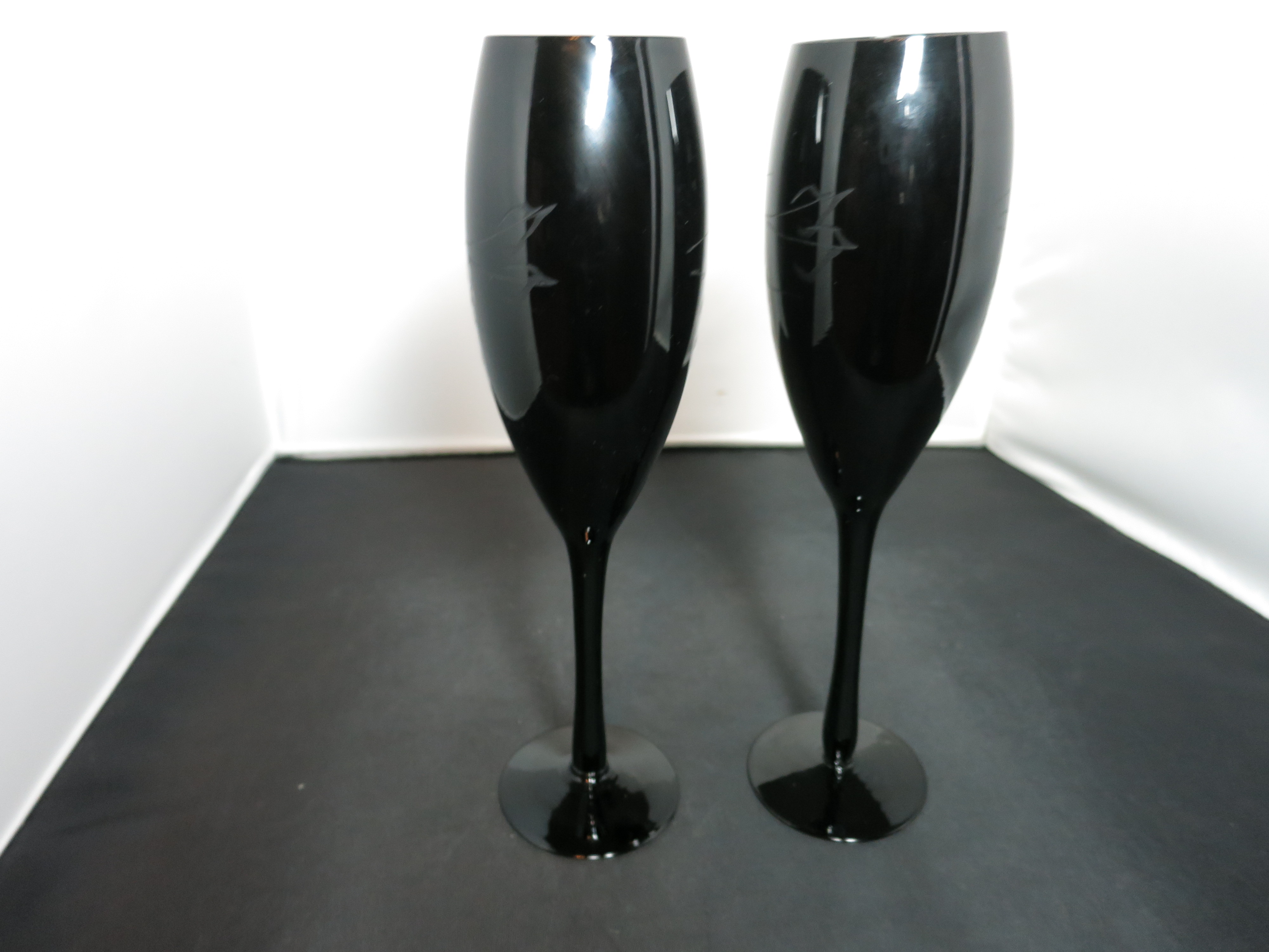 Black Amethyst Purple Champagne Footed Glass Flutes