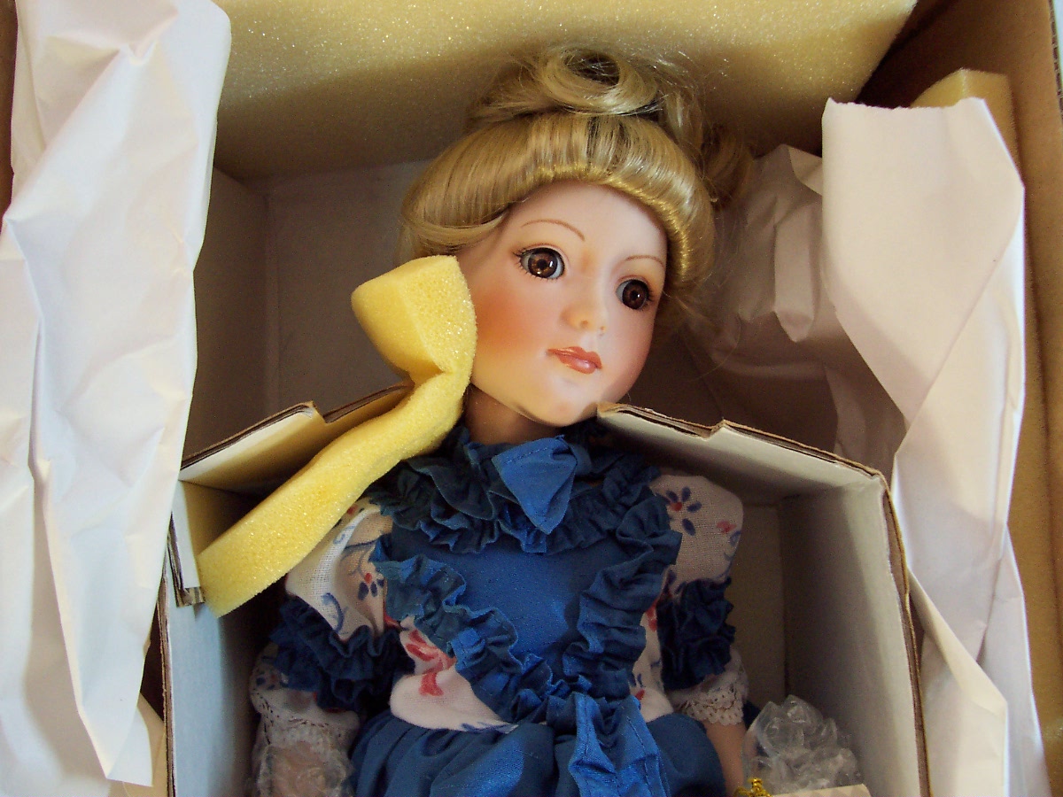 Robert Tonner Porcelain Doll Arianna 50th Ann