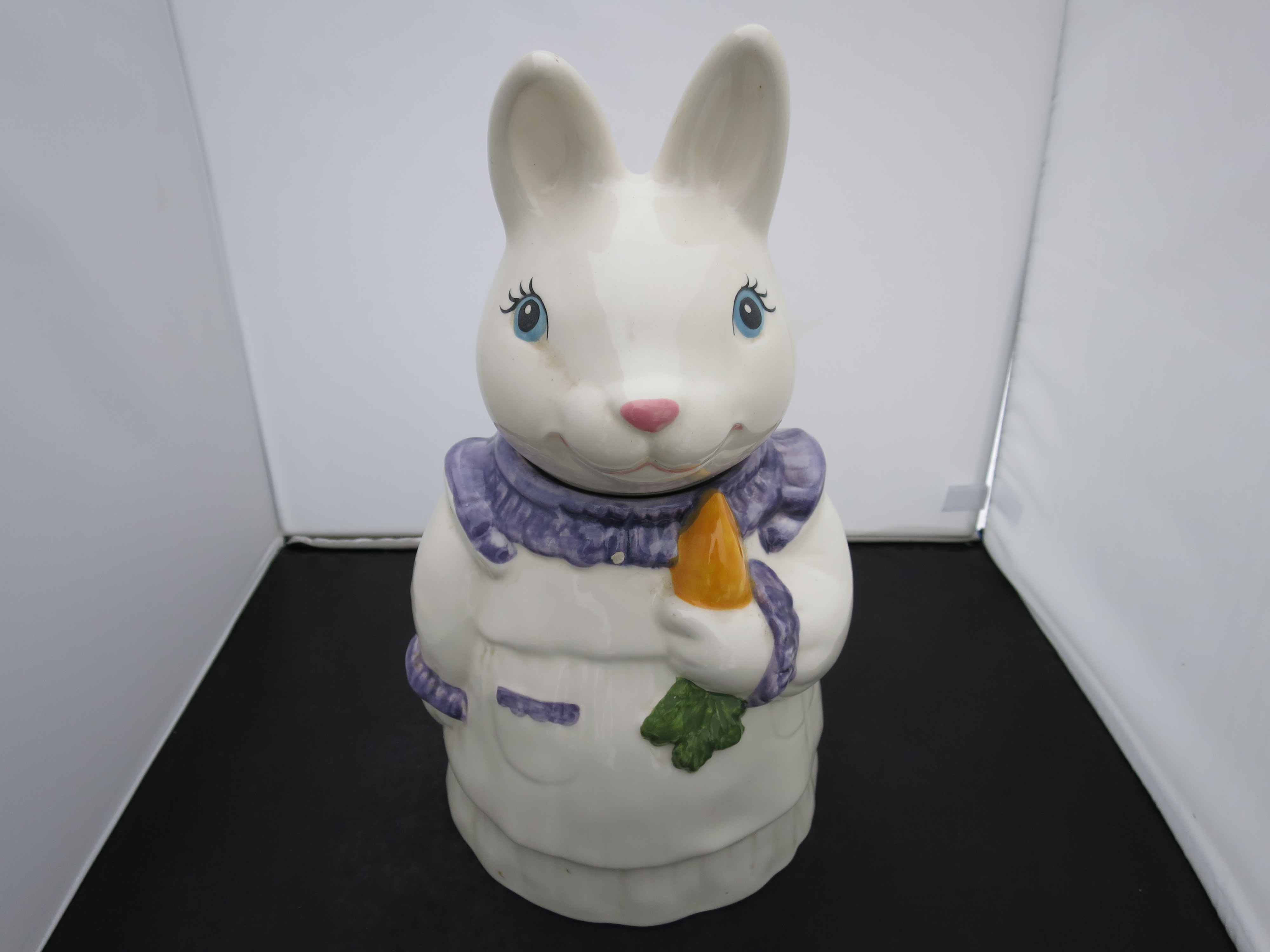 Metlox Pottery Bunny Rabbit Cookie Jar with Carrot
