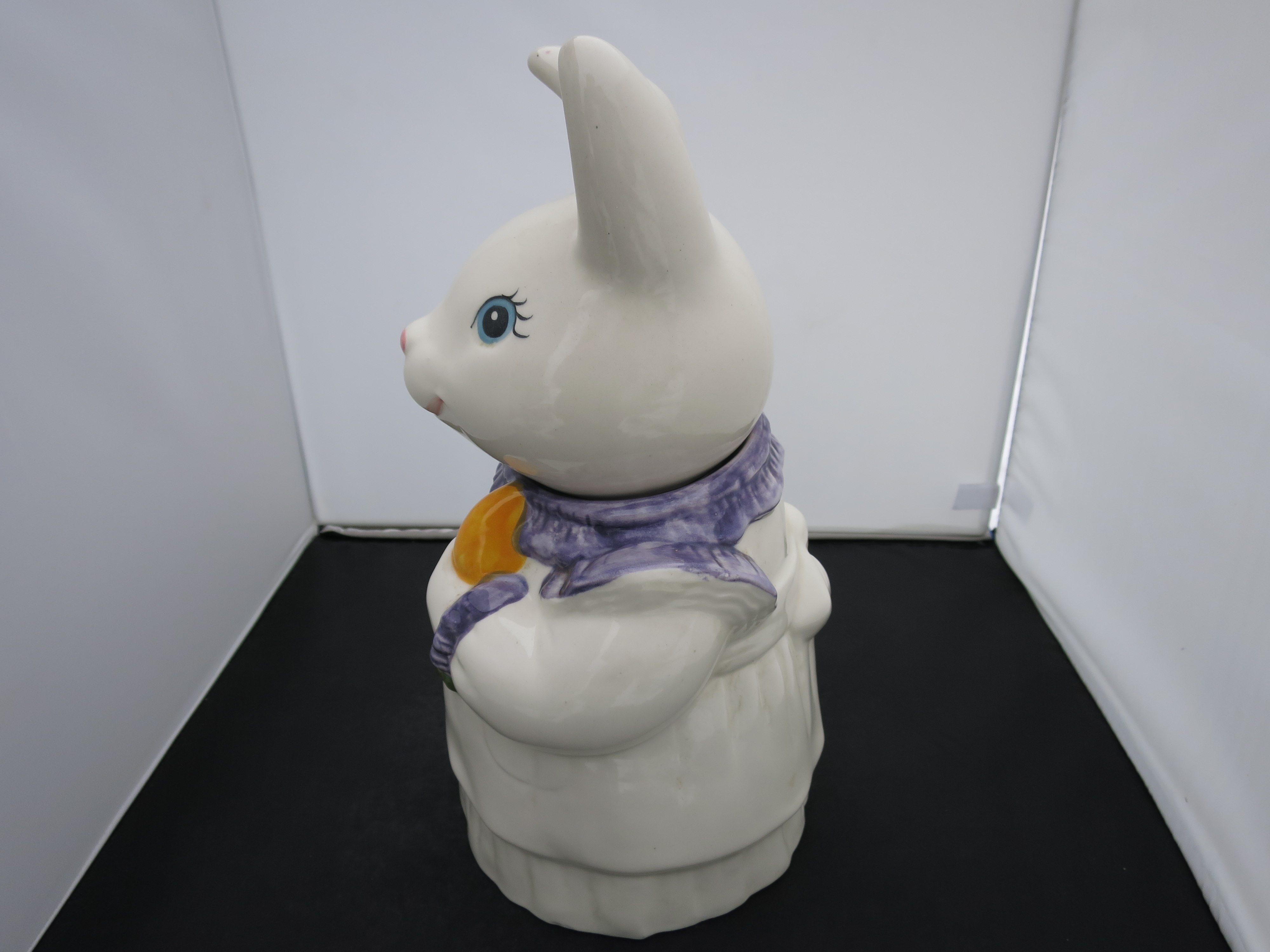Metlox Pottery Bunny Rabbit Cookie Jar with Carrot