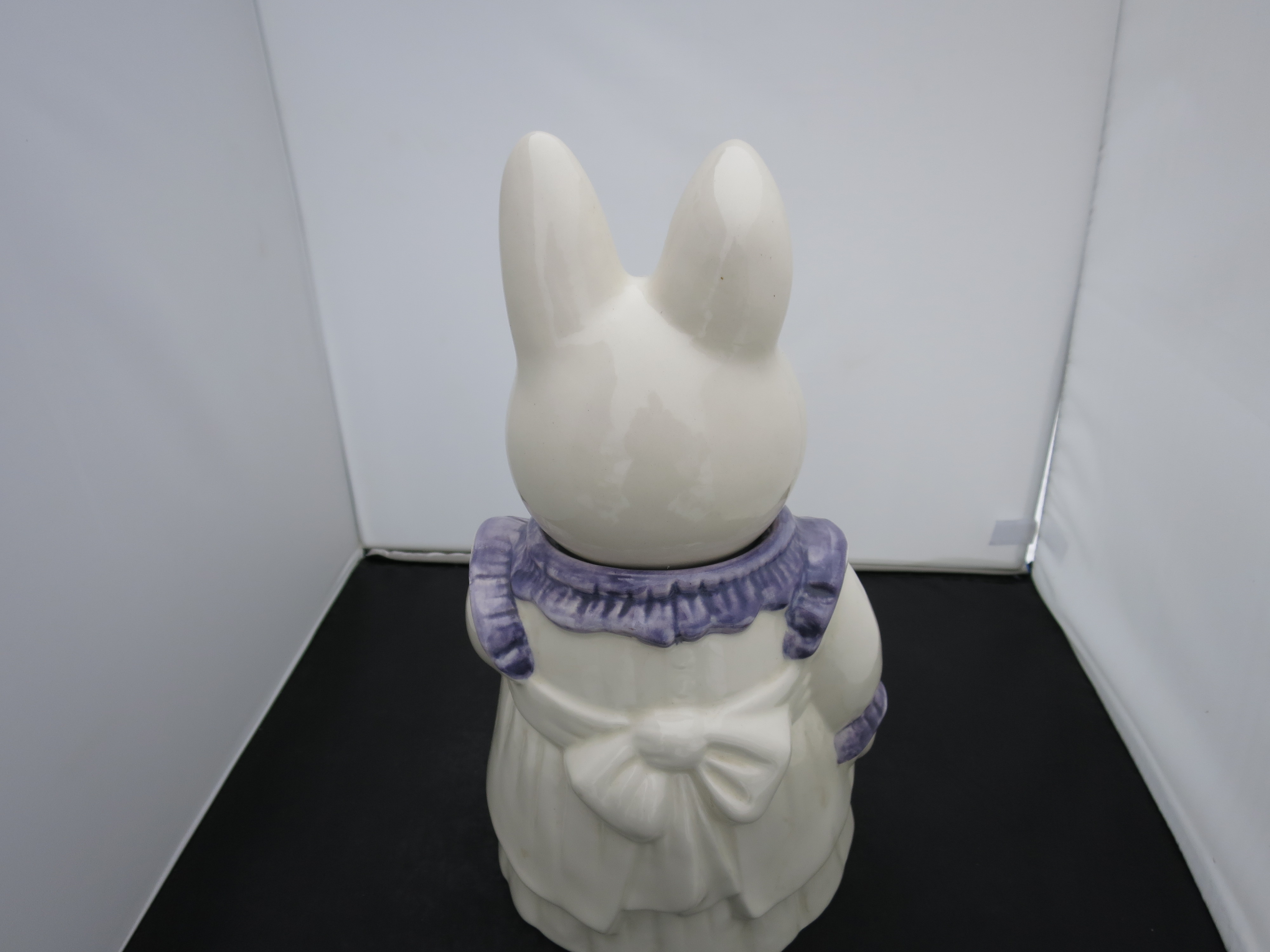 Metlox Pottery Bunny Rabbit Cookie Jar with Carrot