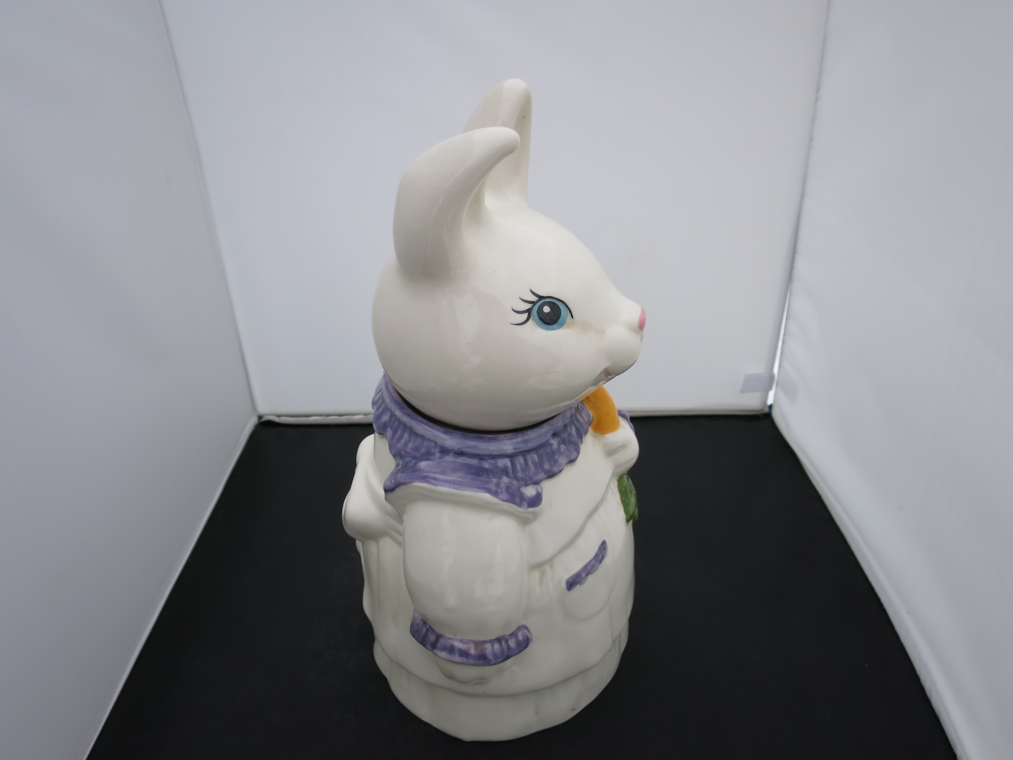 Metlox Pottery Bunny Rabbit Cookie Jar with Carrot