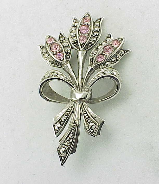Avon Art Nouveau Style Pink Rhinestone 3 Flower Brooch
