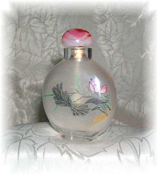 SNUFF BOTTLE With REVERSE PAINTING