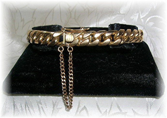 18K Gold Curb Link Bracelet 61 Grams 7 3/4 inch