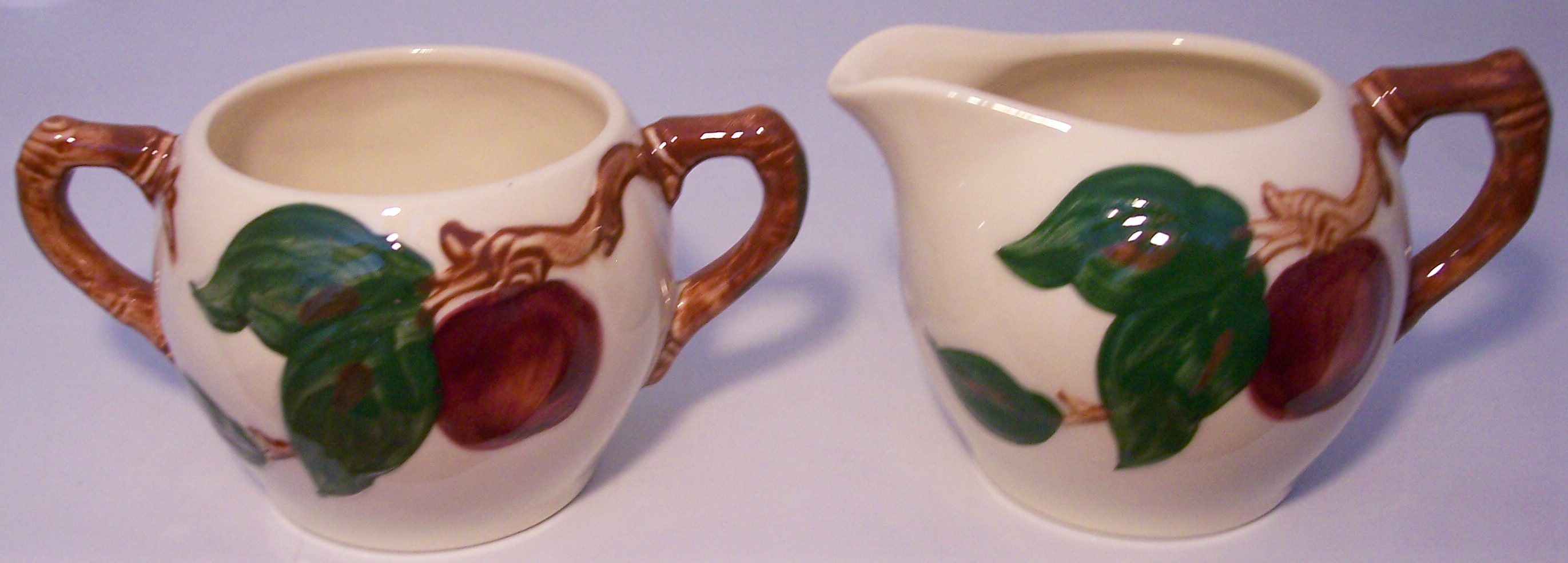 Franciscan Pottery Apple Ind Creamer/Sugar Bowl Set!