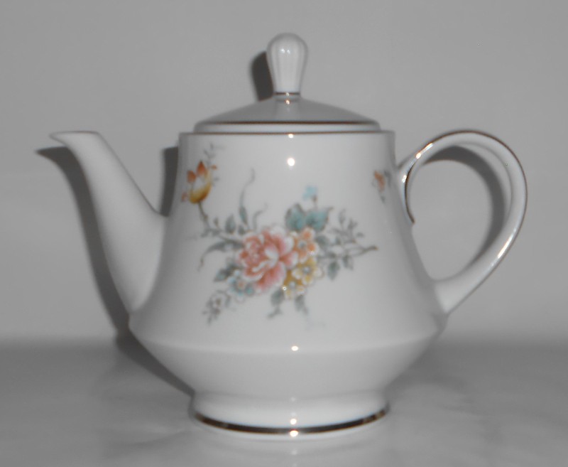 Noritake Porcelain China 2981 Coquet w/Platinum Teapot