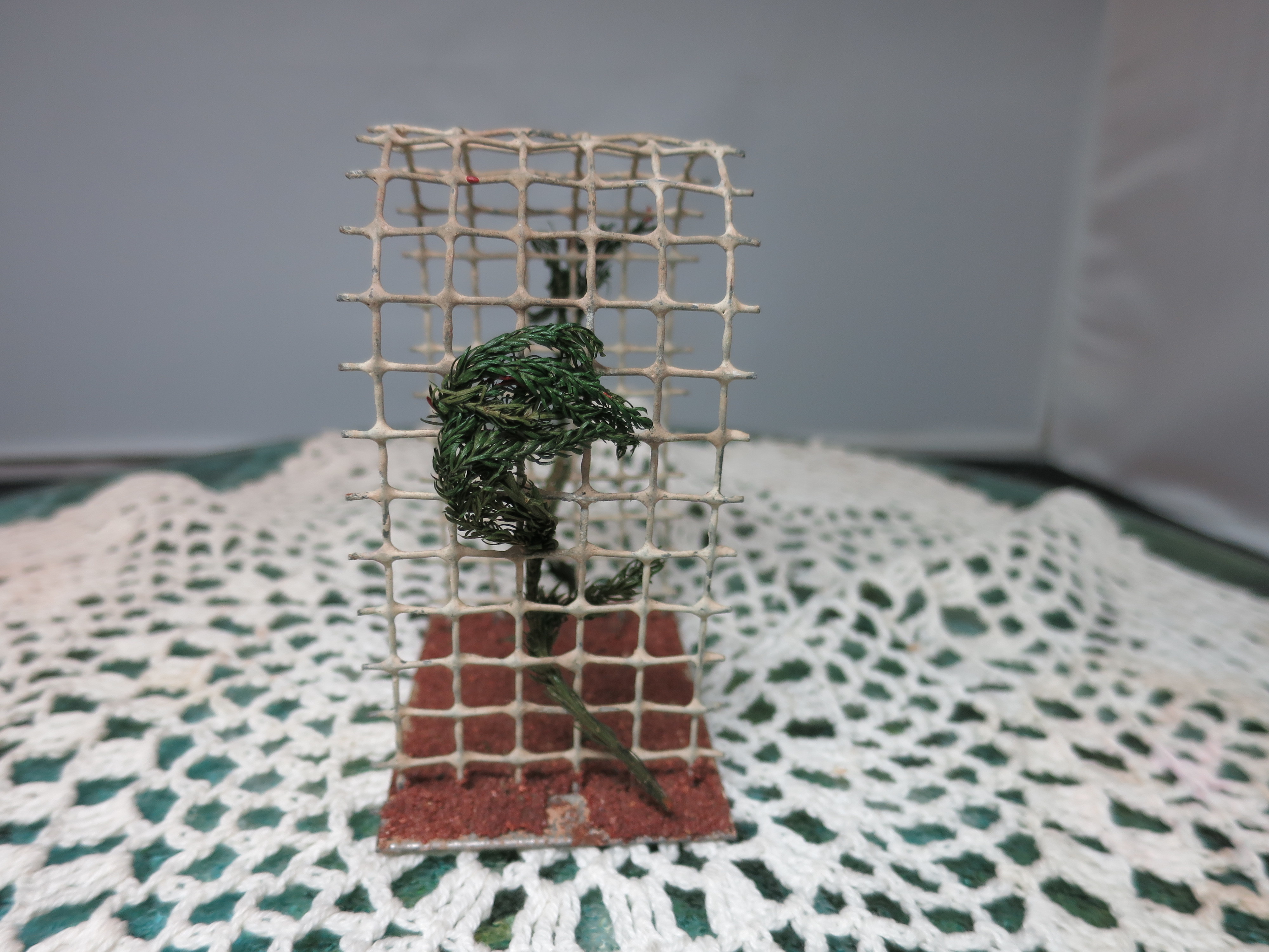 Miniature Arbor toy fairy garden doll house crafting 1 of 2 avail