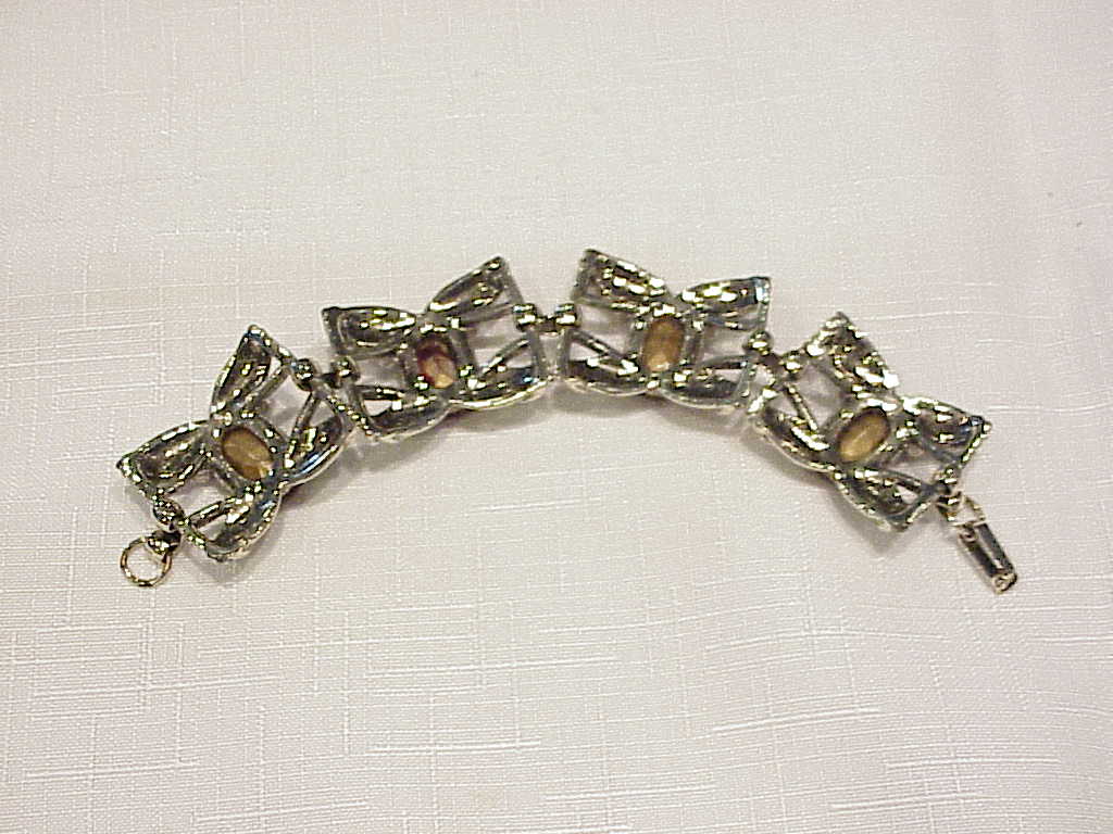 Vintage Wide Chunky Bracelet With Red Rhinestones