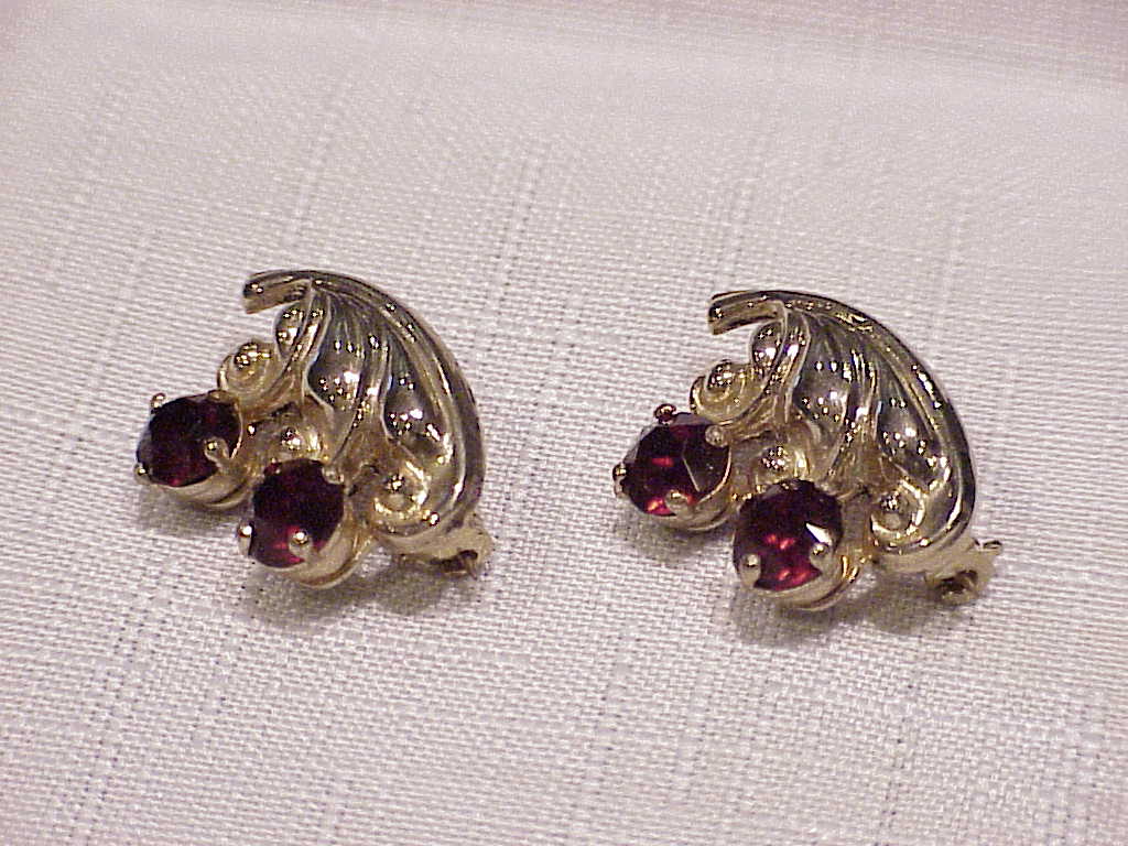 Vintage Pair Of Dark Red Rhinestone Scatter Pin Brooches