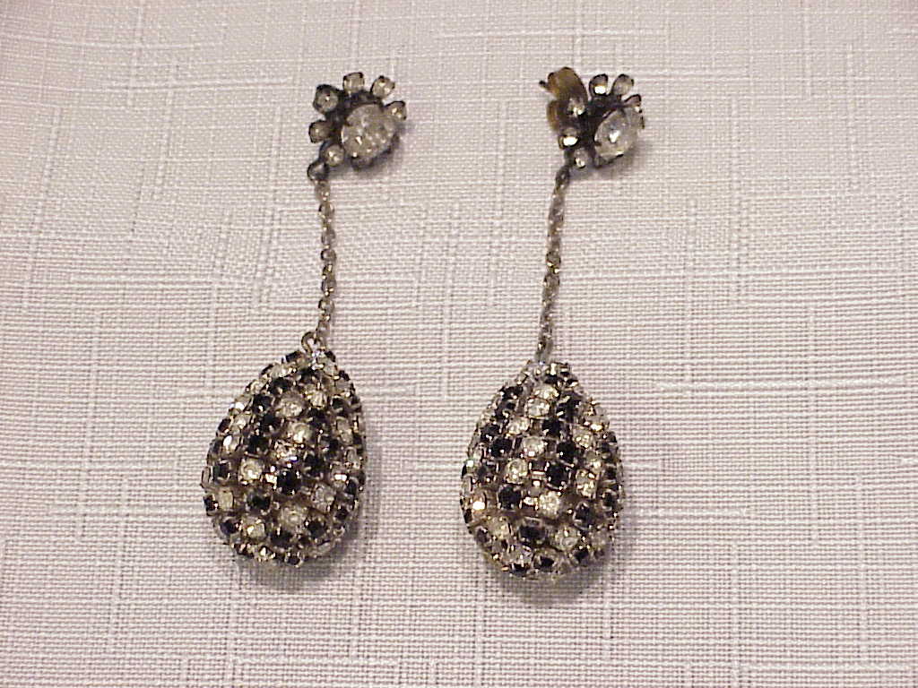 1960'S Mod Black And Clear Dangling Rhinestone Pierced Earrings