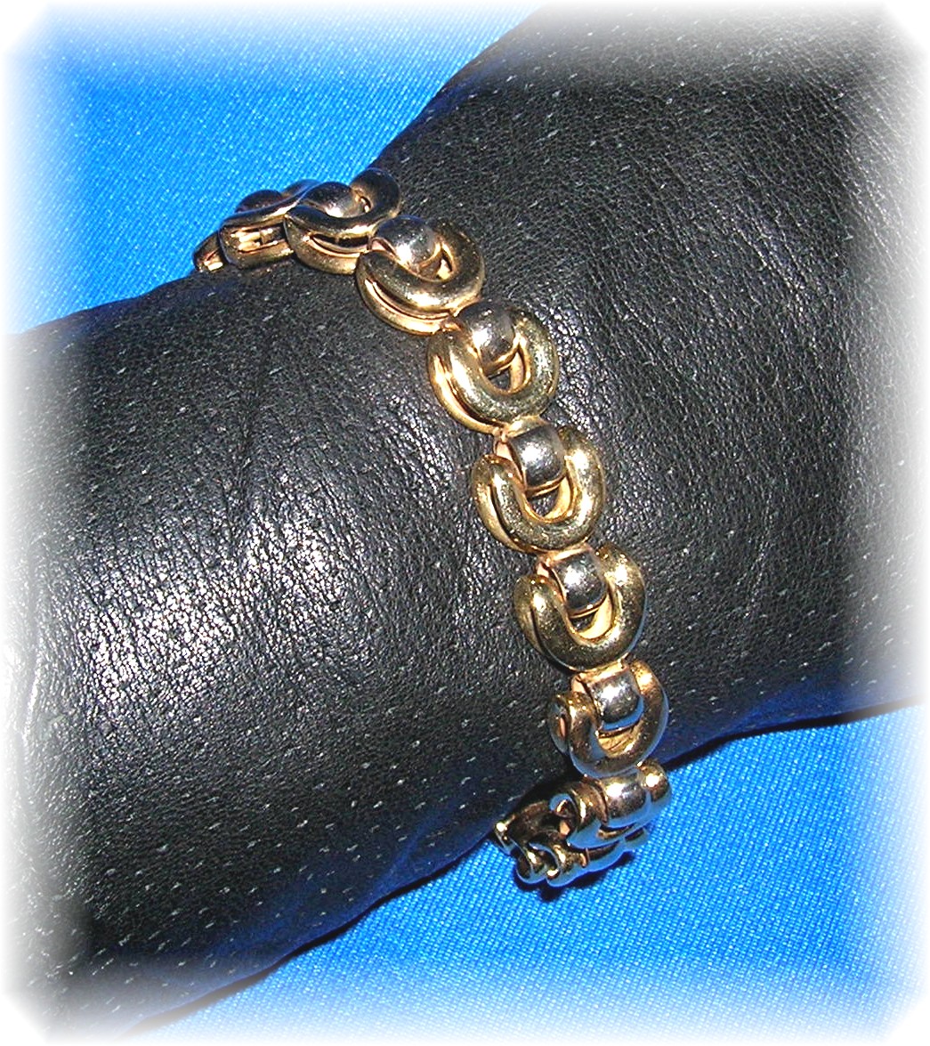 Bracelet 14K Gold  Cabochon Sapphire 22.5 grams