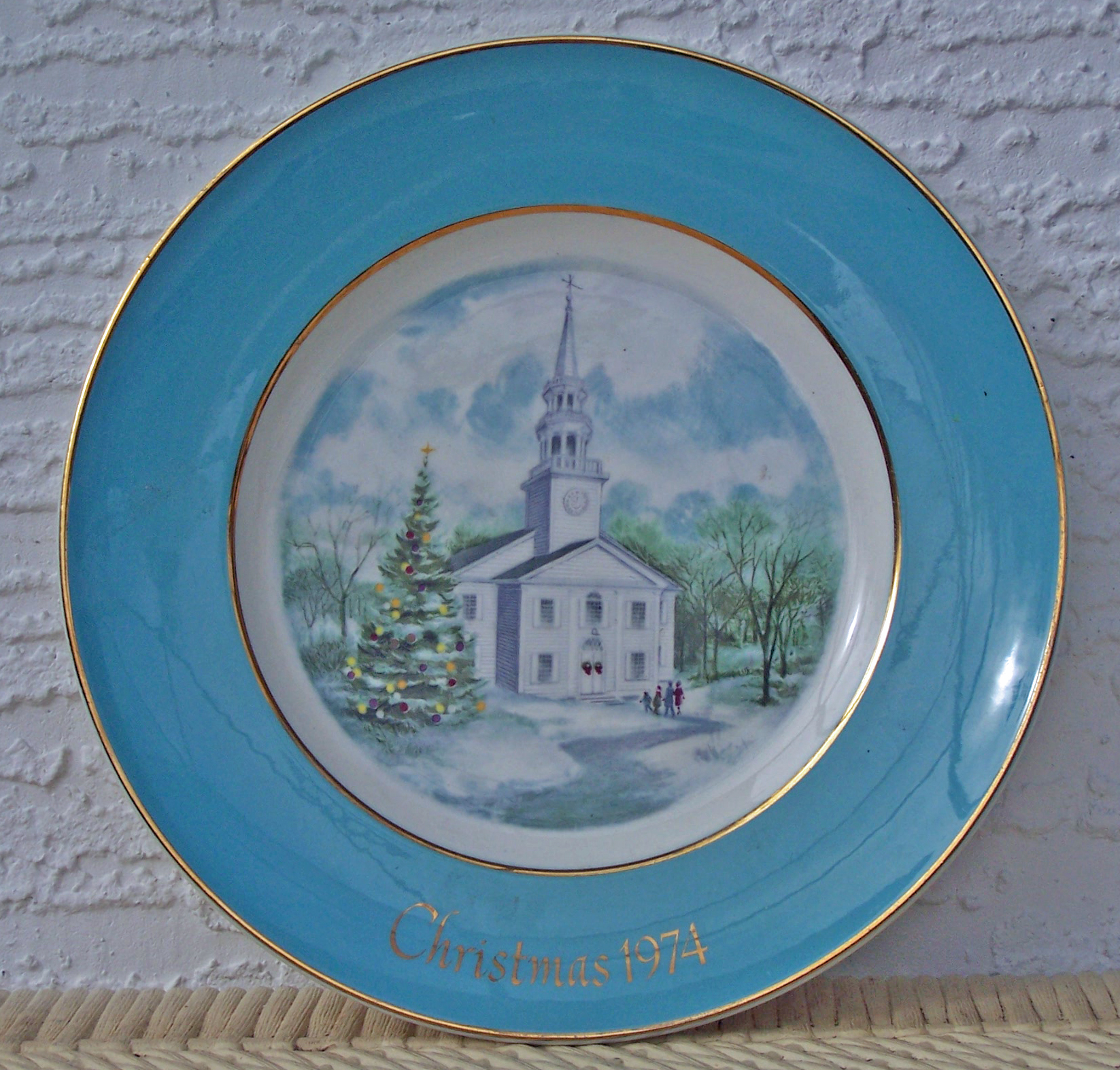 Christmas 1974 Avon Plate