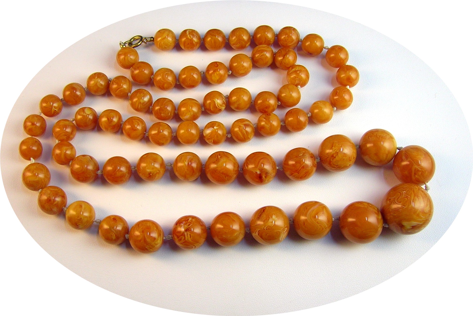 39 Inch Long Graduated Plastic/Lucite Beads