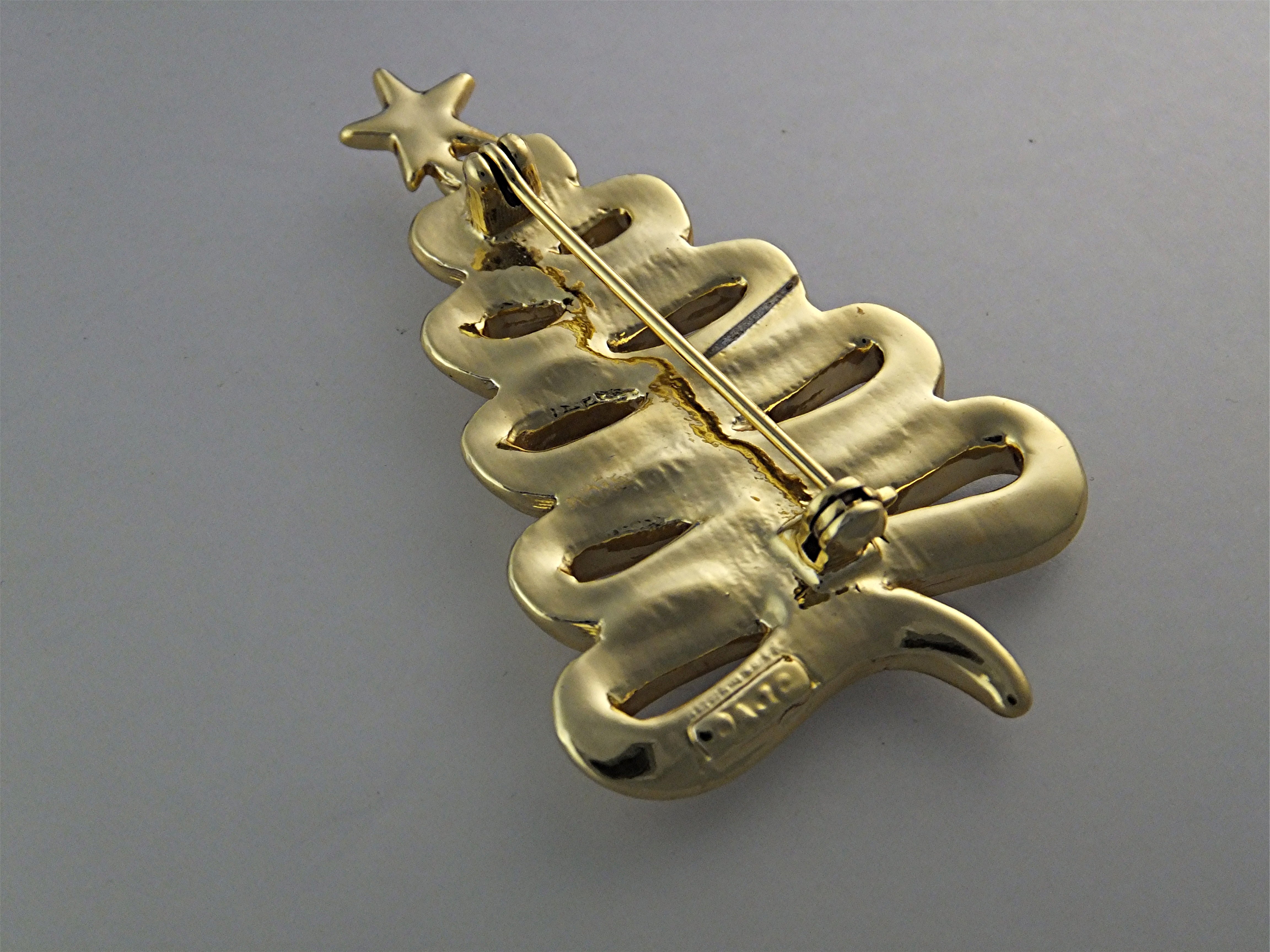 Brooch Pin Christmas Tree Gold Tone Sign Cage USA