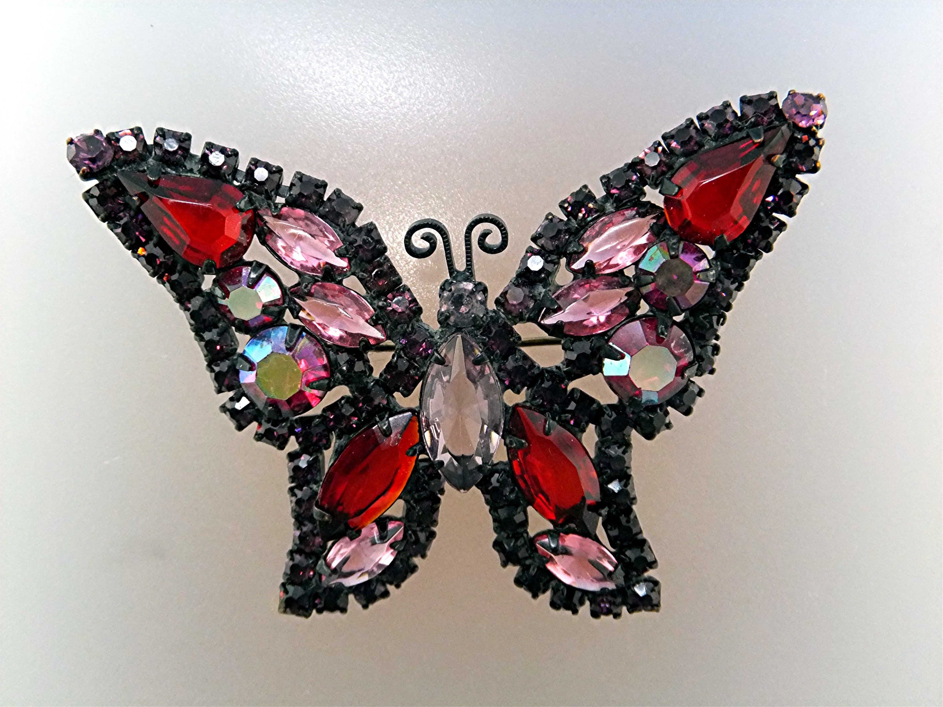 Brooch WEISS Cranberry Crystals Butterfly