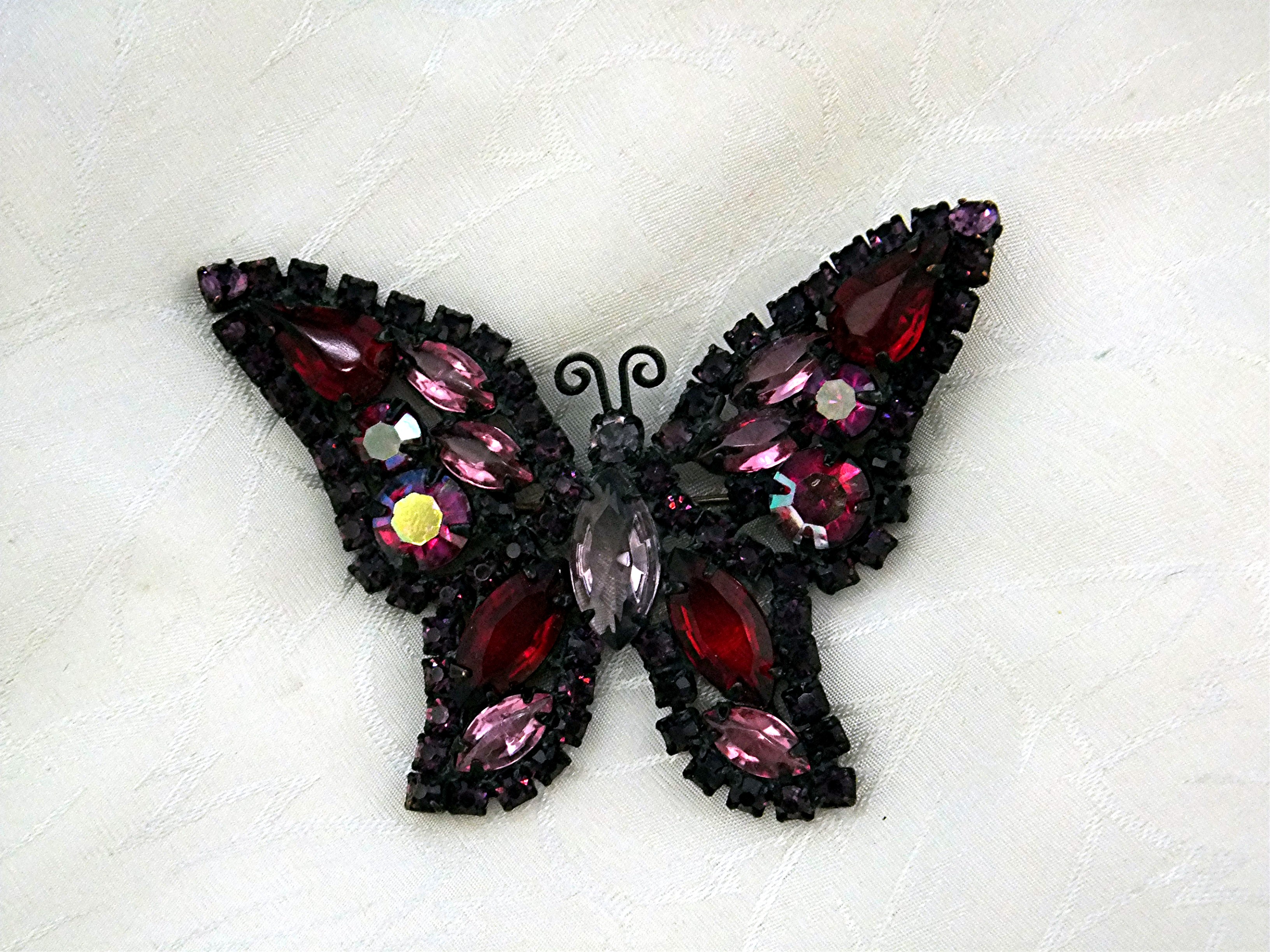 Brooch WEISS Cranberry  Crystals Butterfly