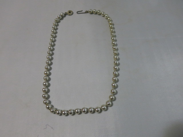 Vintage Silver Plated Round Beaded Chocker locking Beads