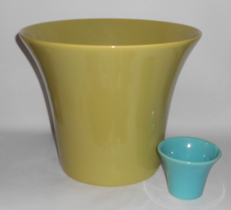 VINTAGE Bauer Pottery 10'' Spanish Chartreuse Flower Pot