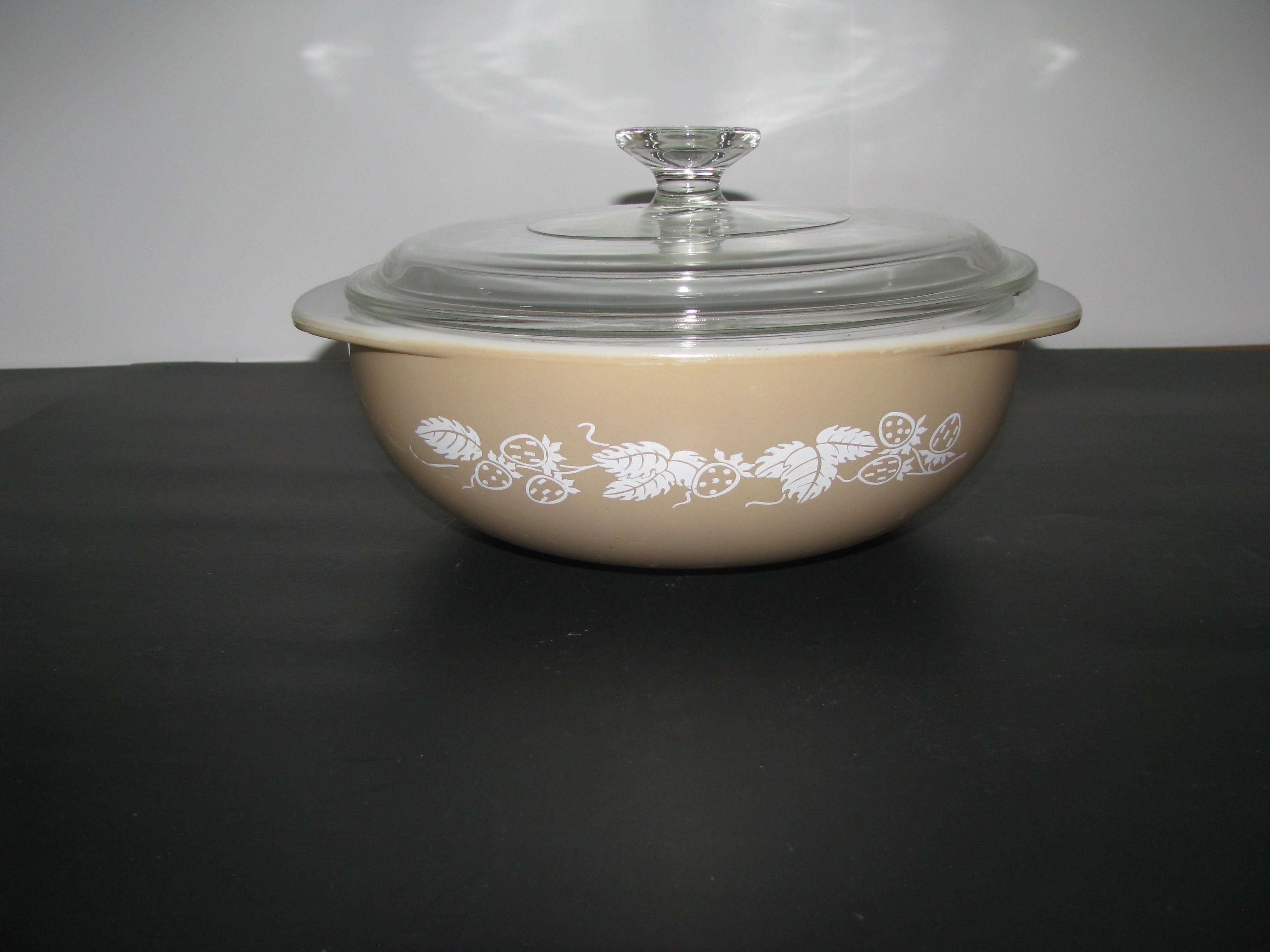 Vintage Pyrex Tan and White Casserole Dish