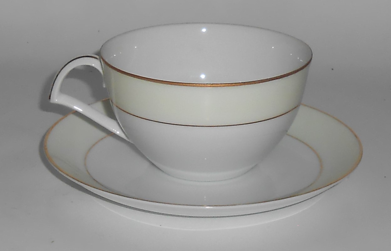 Narumi Porcelain China Japan Green/Yellow Shoulder Gold
