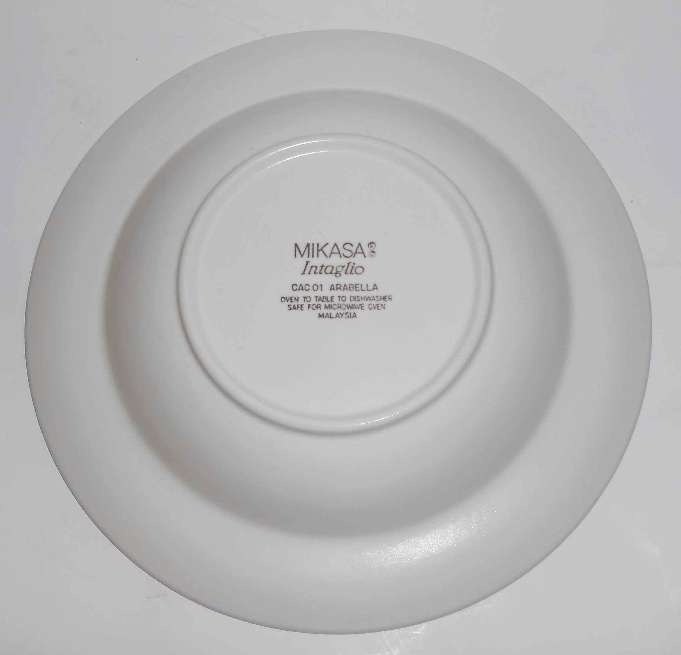 Mikasa China CAC01 Intaglio Arabella Rimmed Soup Bowl