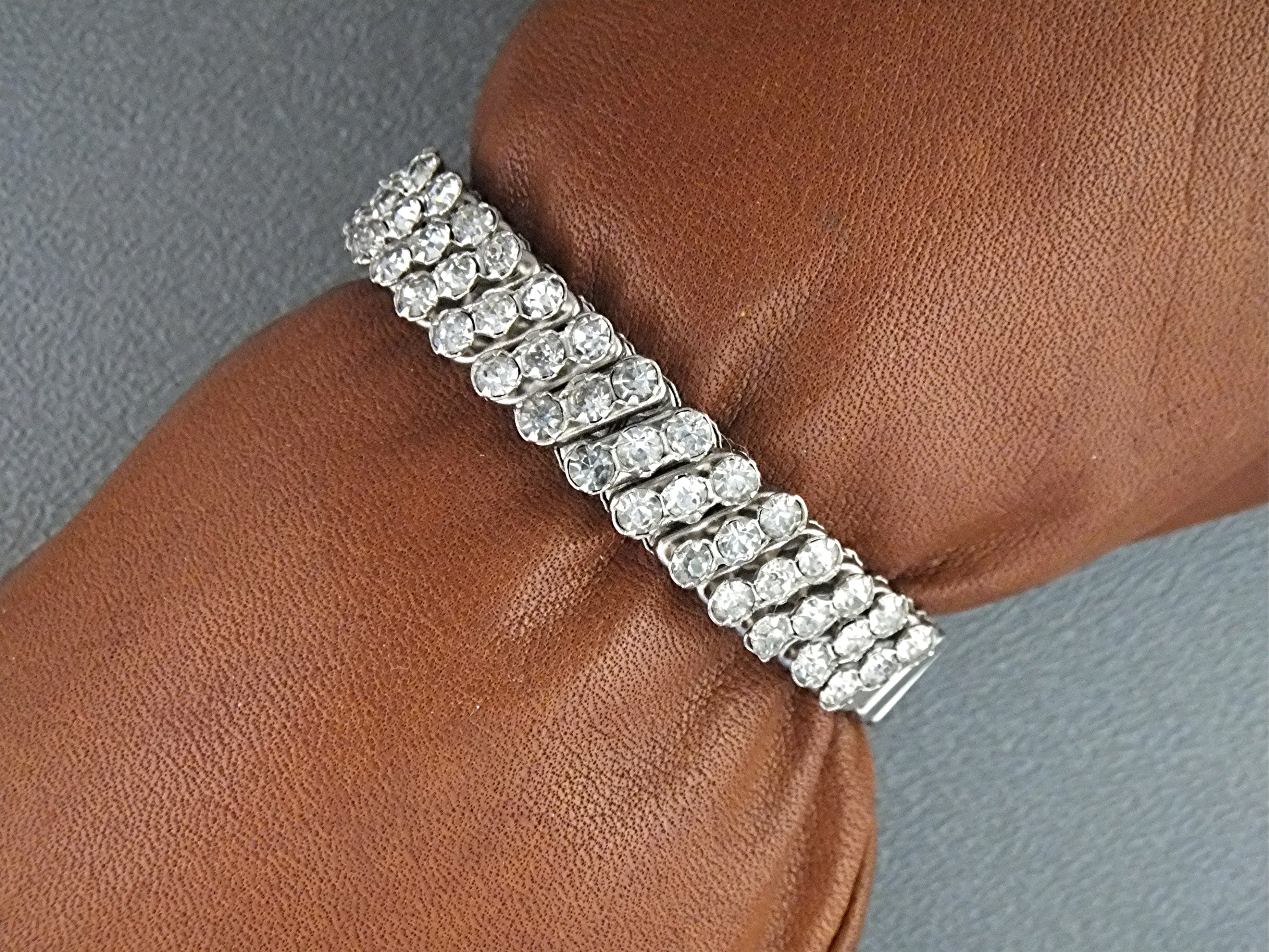 Bracelet Silver Tone Crystal Expanda Japan