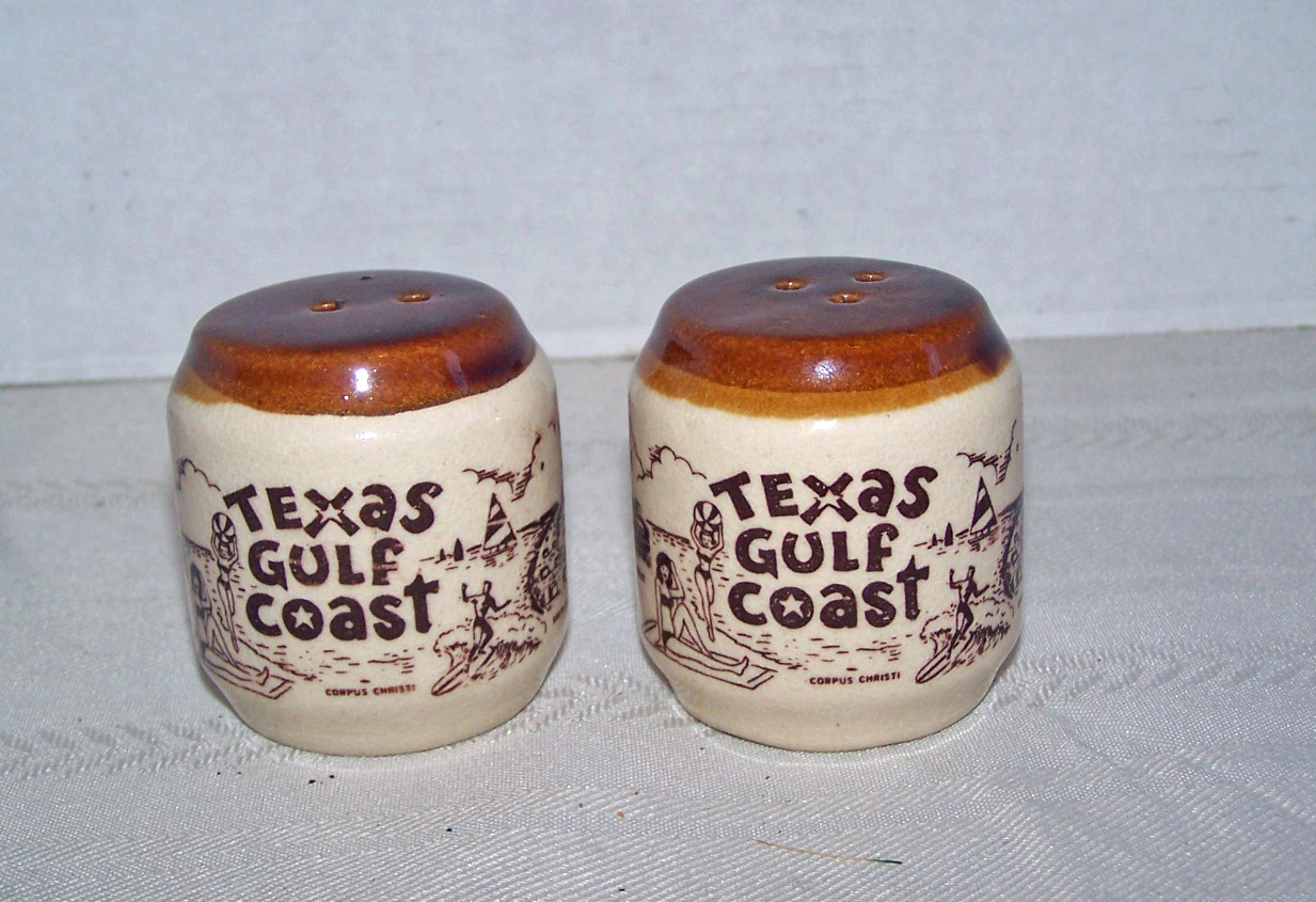 2 Tone Ceramic Salt & Pepper Shakers Souvenir of Texas