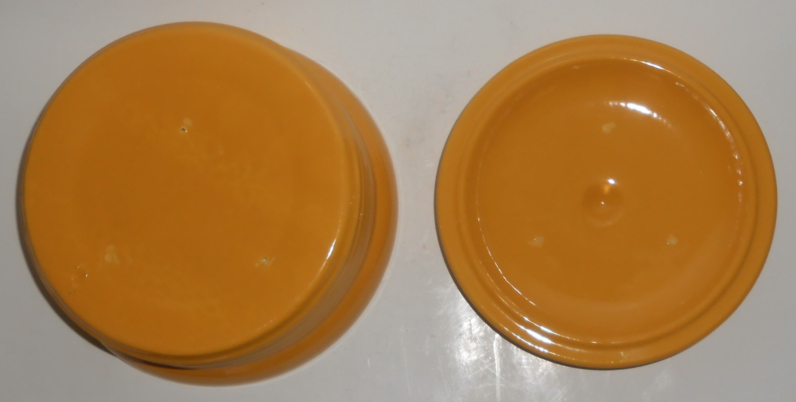 Bauer Pottery Ring Ware Yellow 8-5/8'' Casserole w/Rack