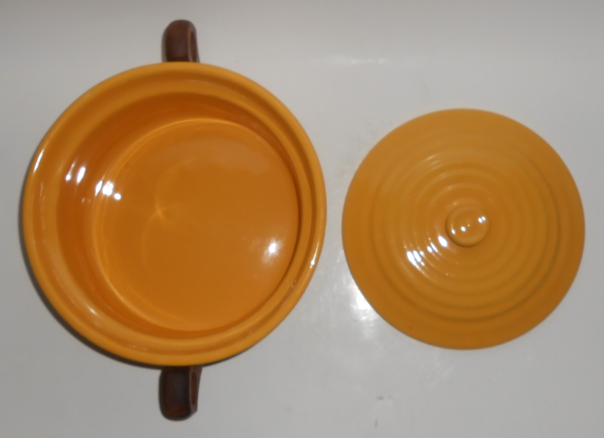 Bauer Pottery Ring Ware Yellow 8-5/8'' Casserole w/Rack