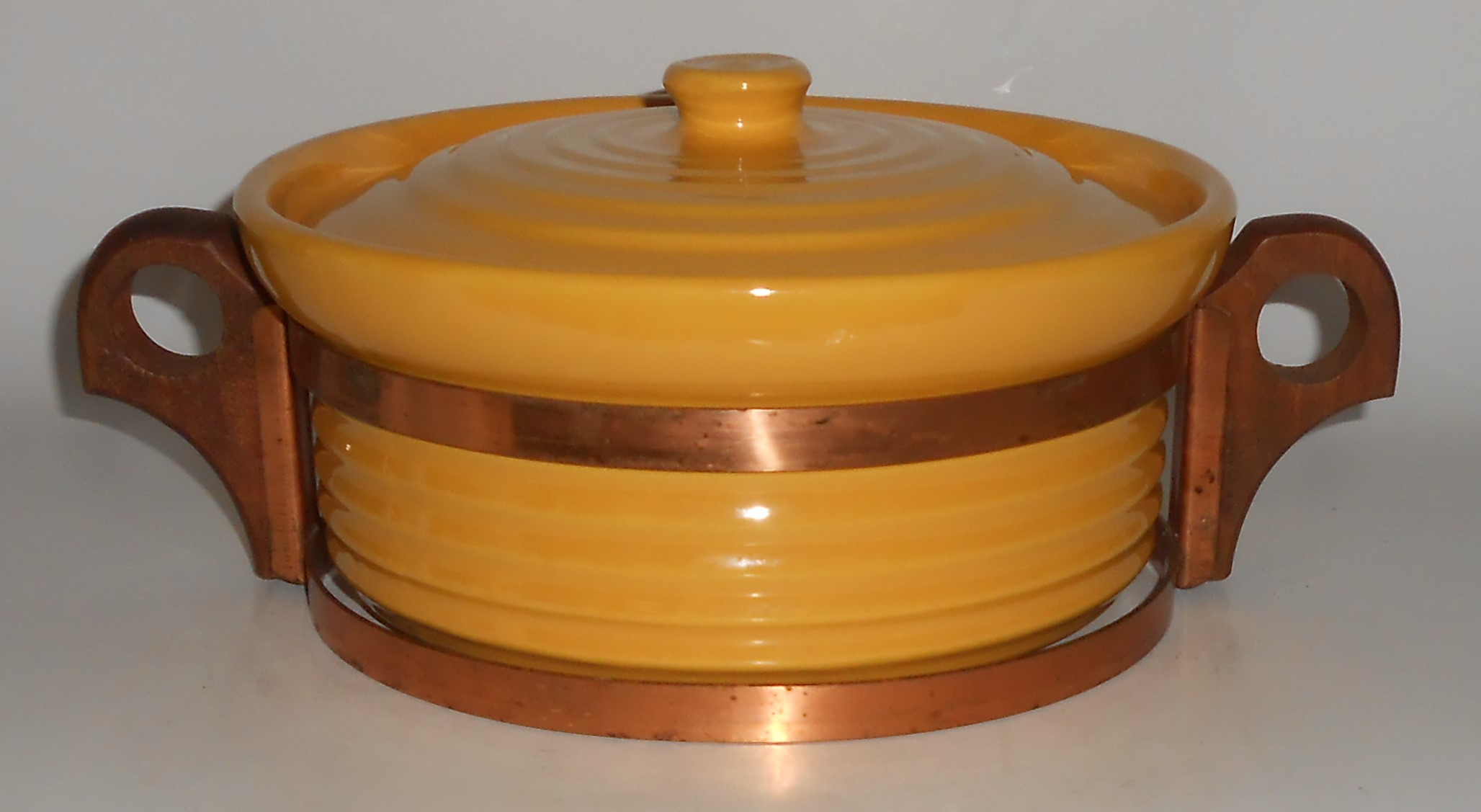 Bauer Pottery Ring Ware Yellow 8-5/8'' Casserole w/Rack