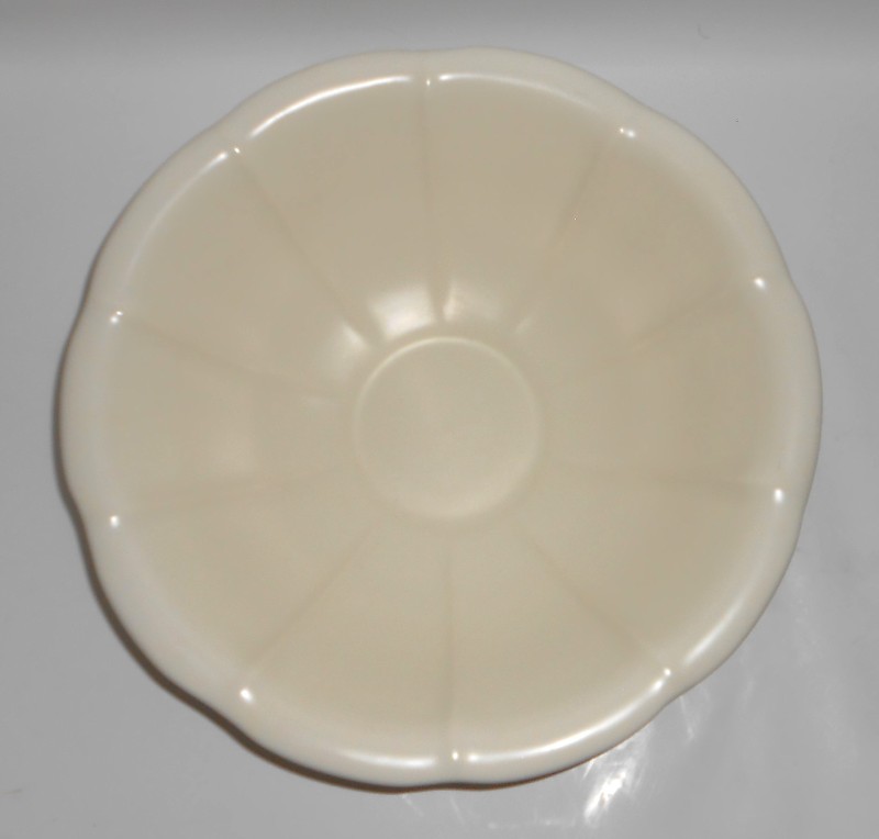 Franciscan Pottery Cielito Art Ware #108 Satin Ivory Bowl