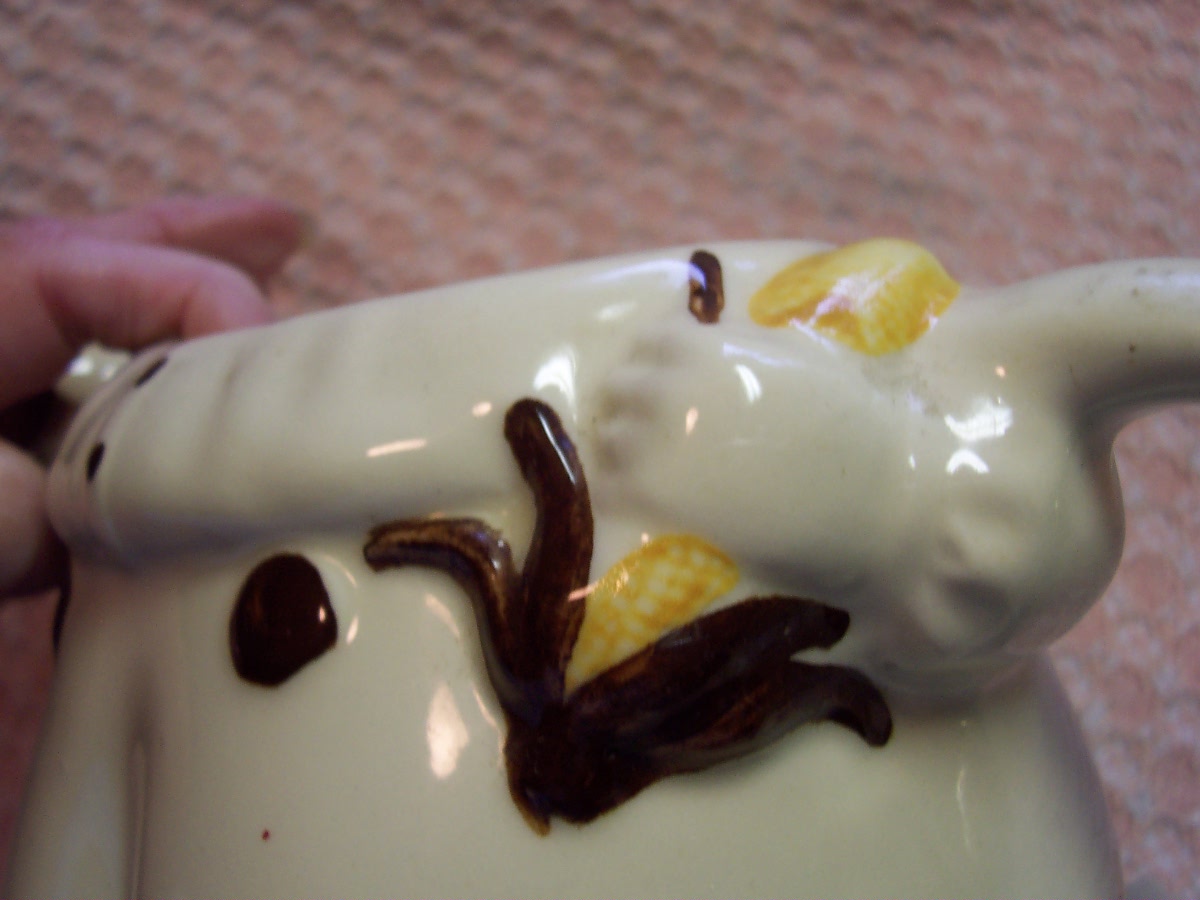 Shawnee Tom The Pipers Son Teapot Bottom Only