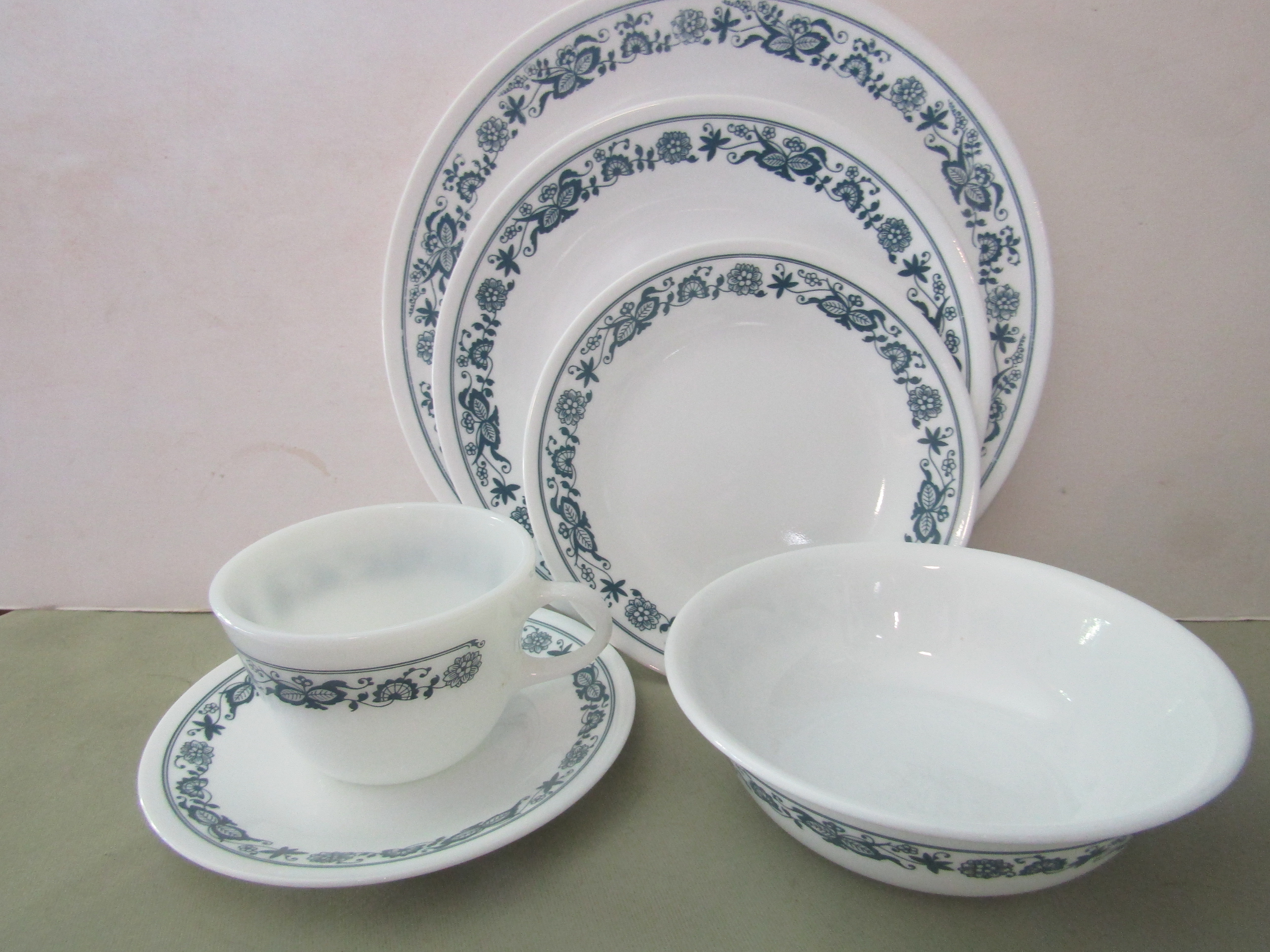 Corelle Old Town Blue Pyrex Cup 6-piece Place Setting