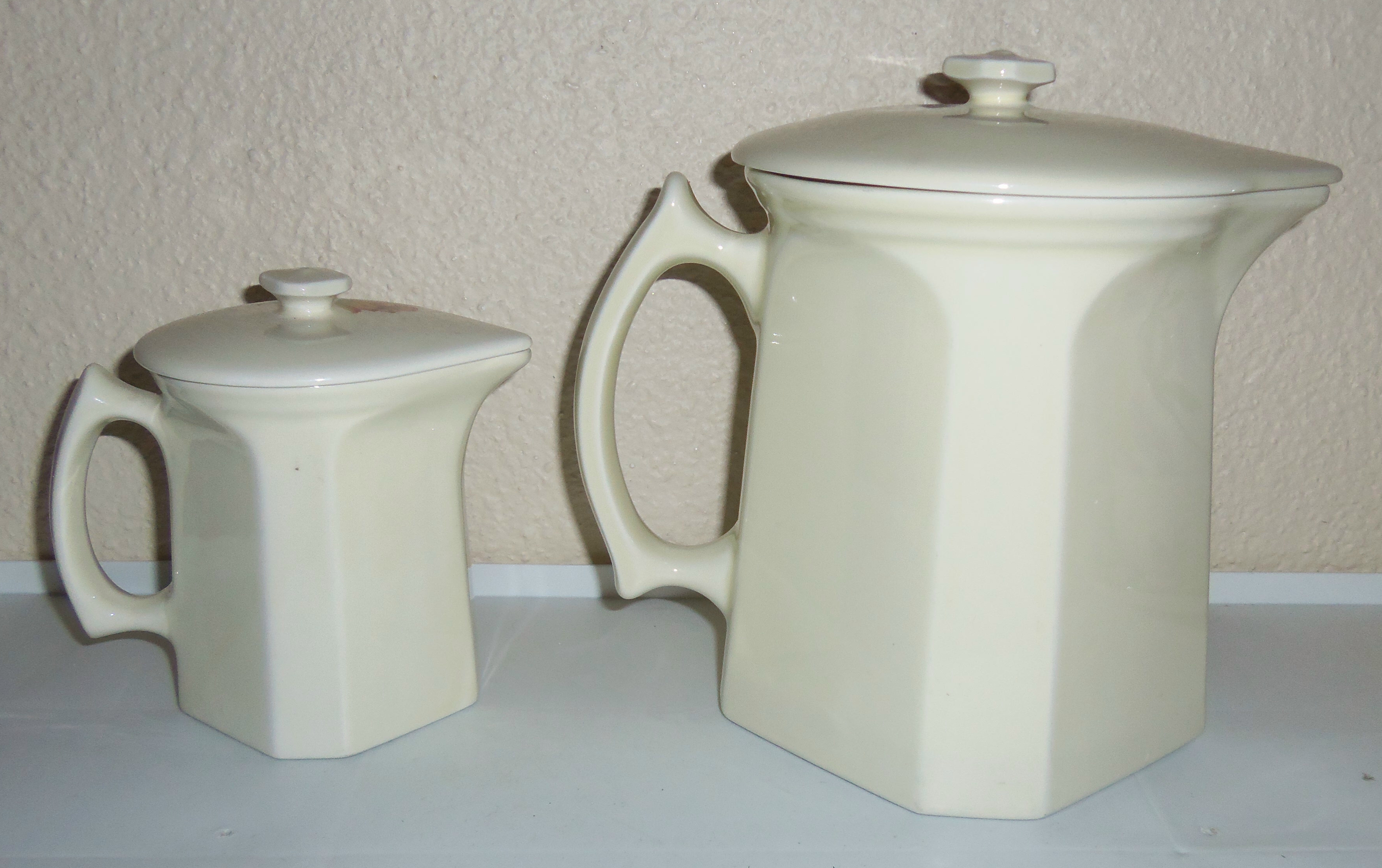 Coors Pottery Thermo Porcelain Tulip Sm Covered Pitcher