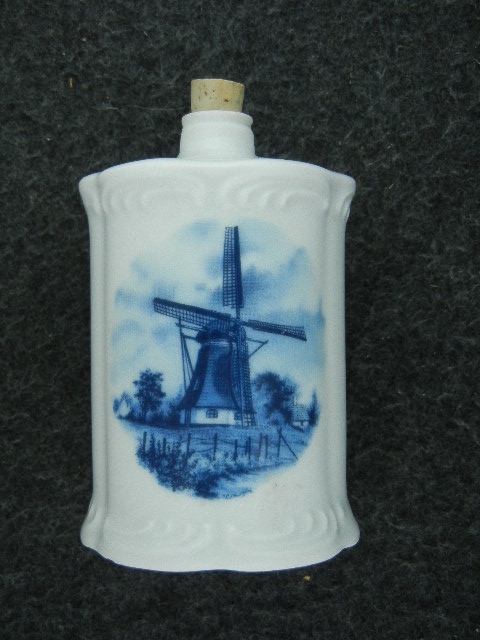 Delft blauw bottle with cork stopper