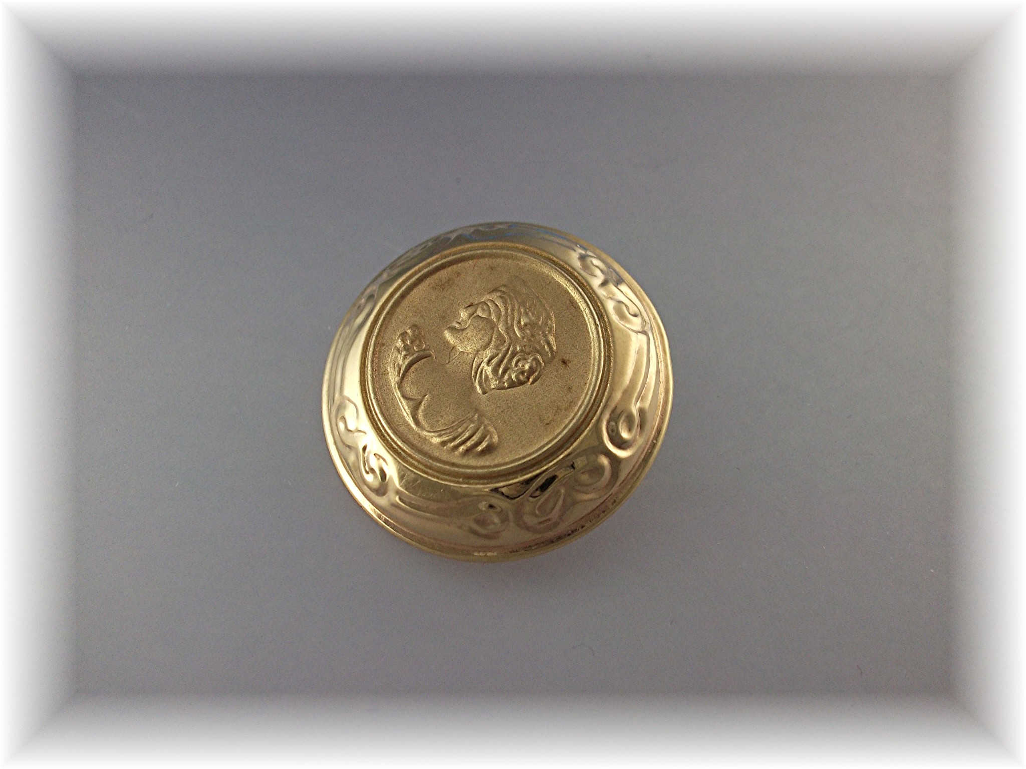 14K Gold  Cameo Omega Pendant Slide